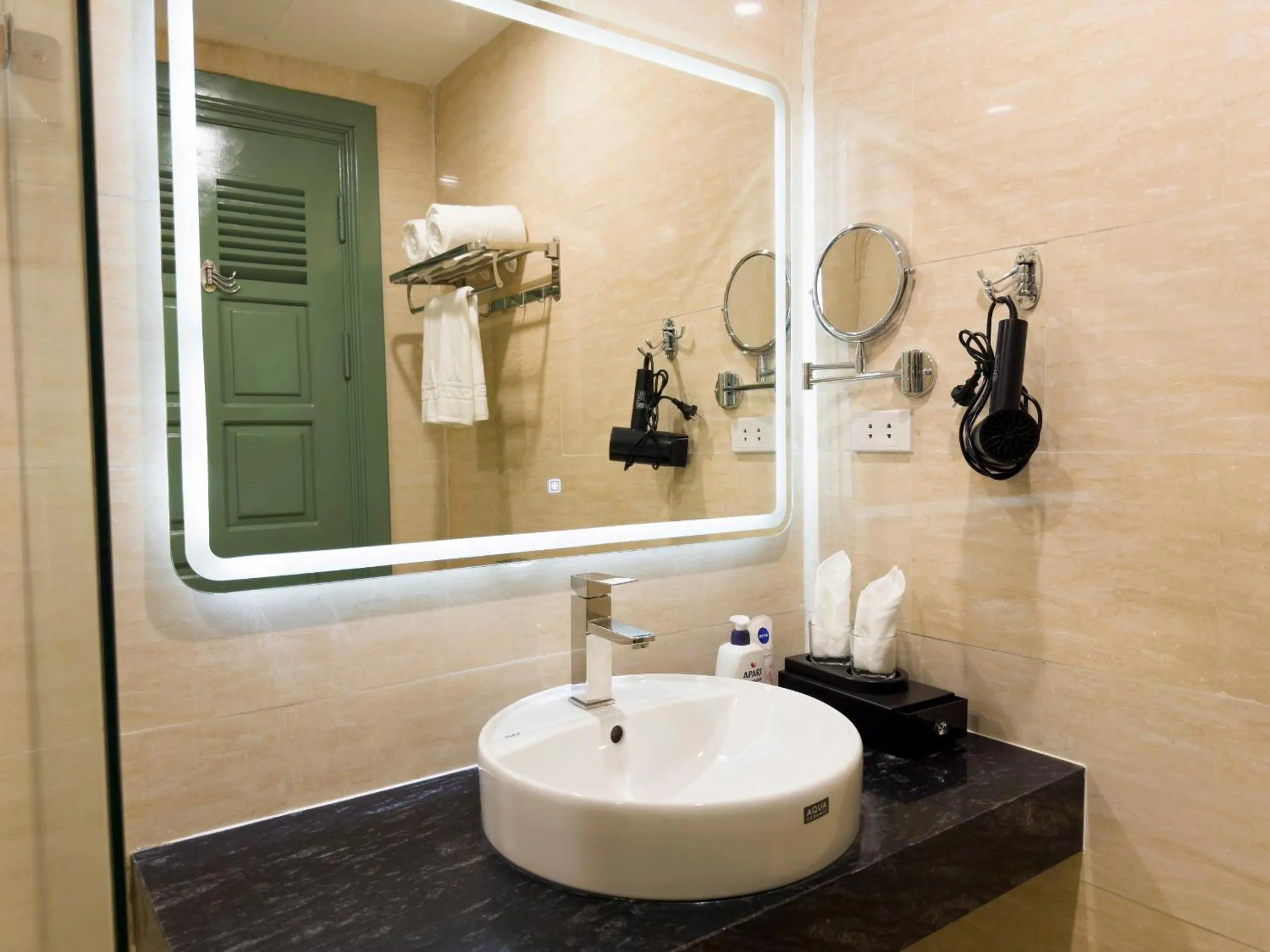 Shower in A25 Hotel - 29 Thác Bạc - Sapa