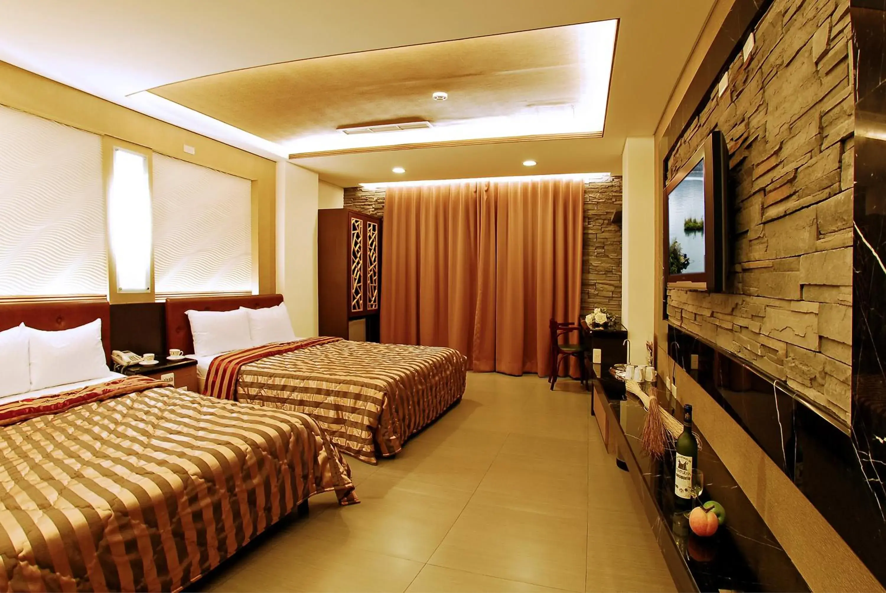 Standard Quadruple Room in Harbor Elite Hotel Standard Quadruple Room in Harbor Elite Hotel