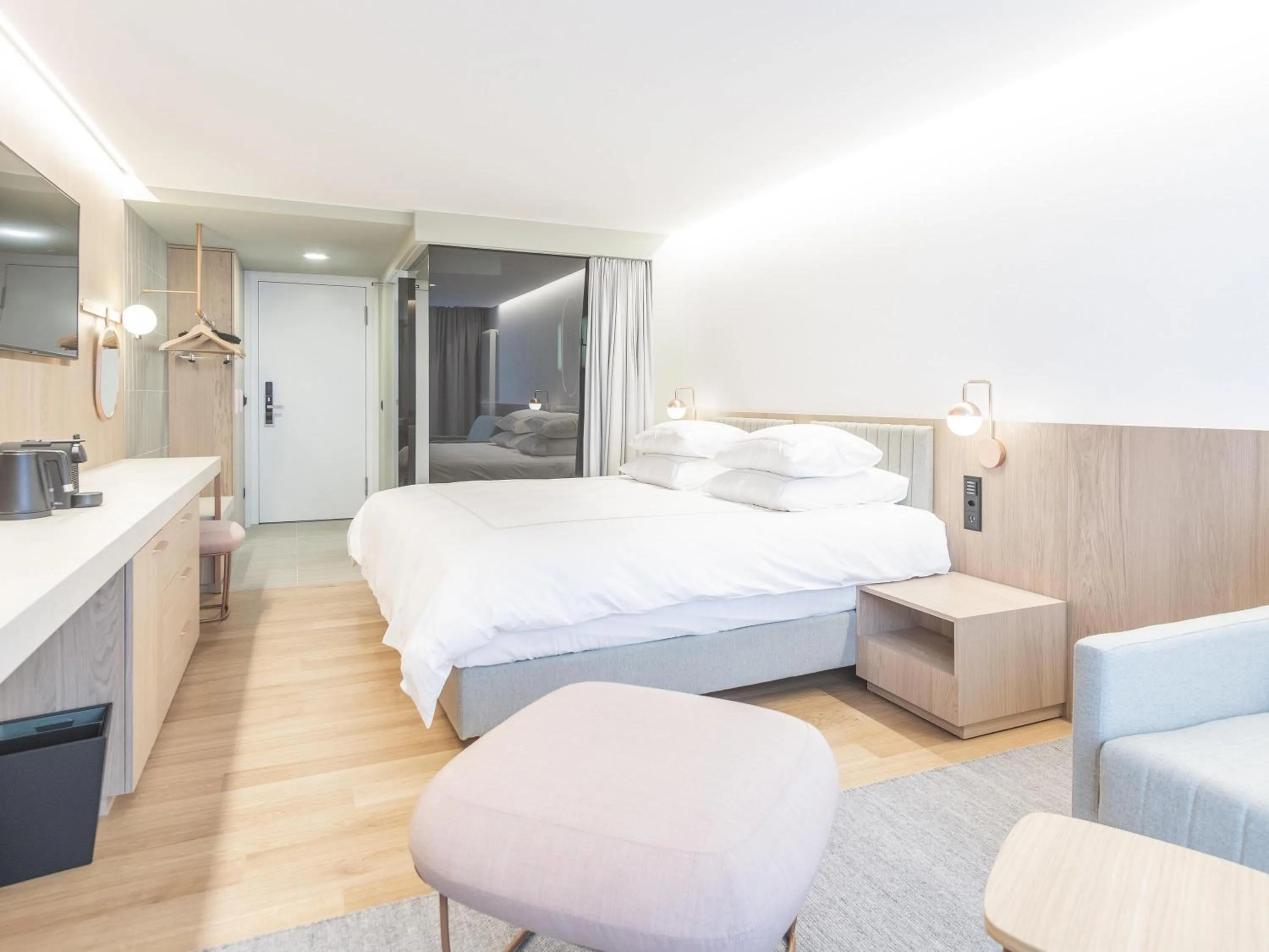 Bedroom, Bed in Swissôtel Kursaal Bern