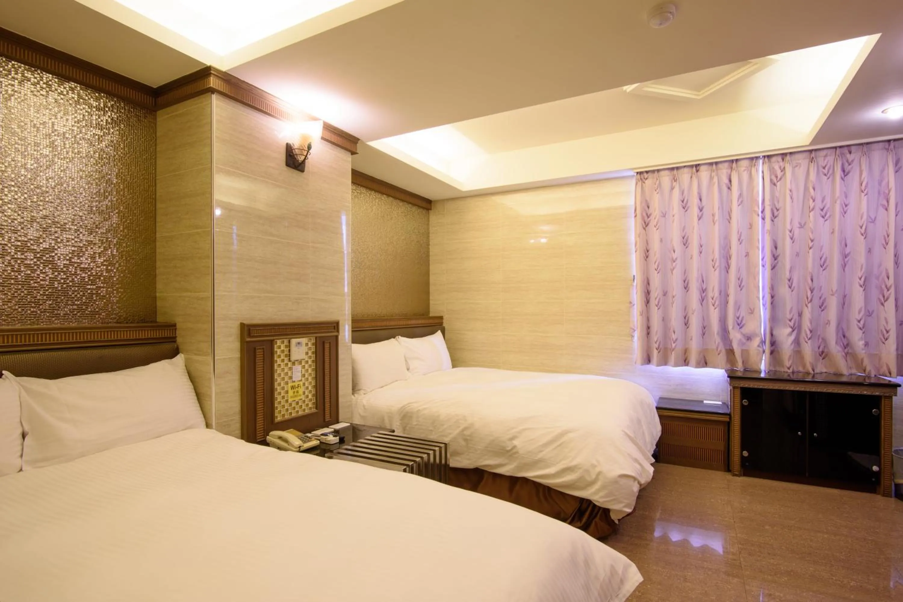 Photo of the whole room, Bed in Shui Sha Lian Hotel - Harbor Resort