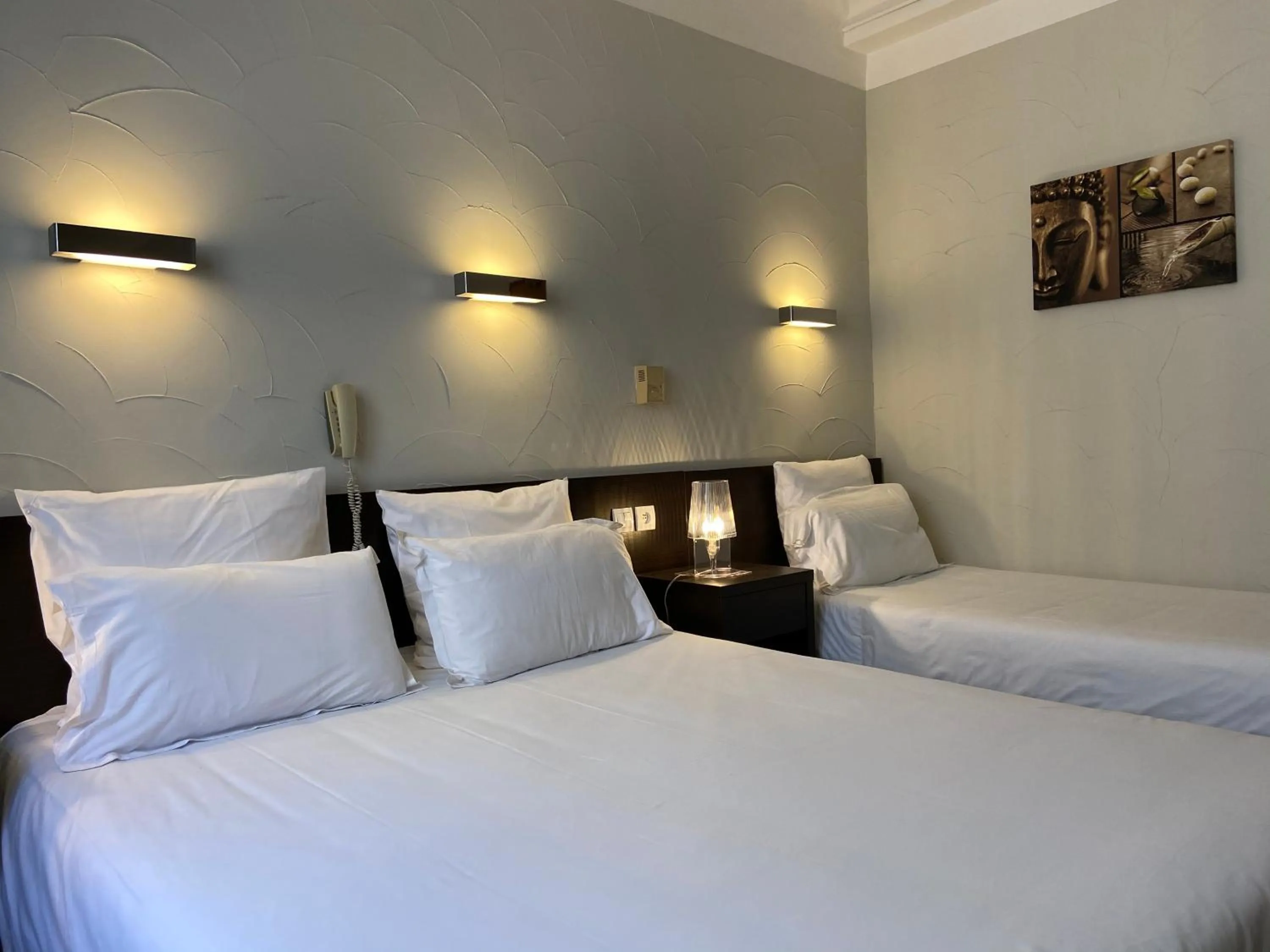 Bed in Hôtel Neptune