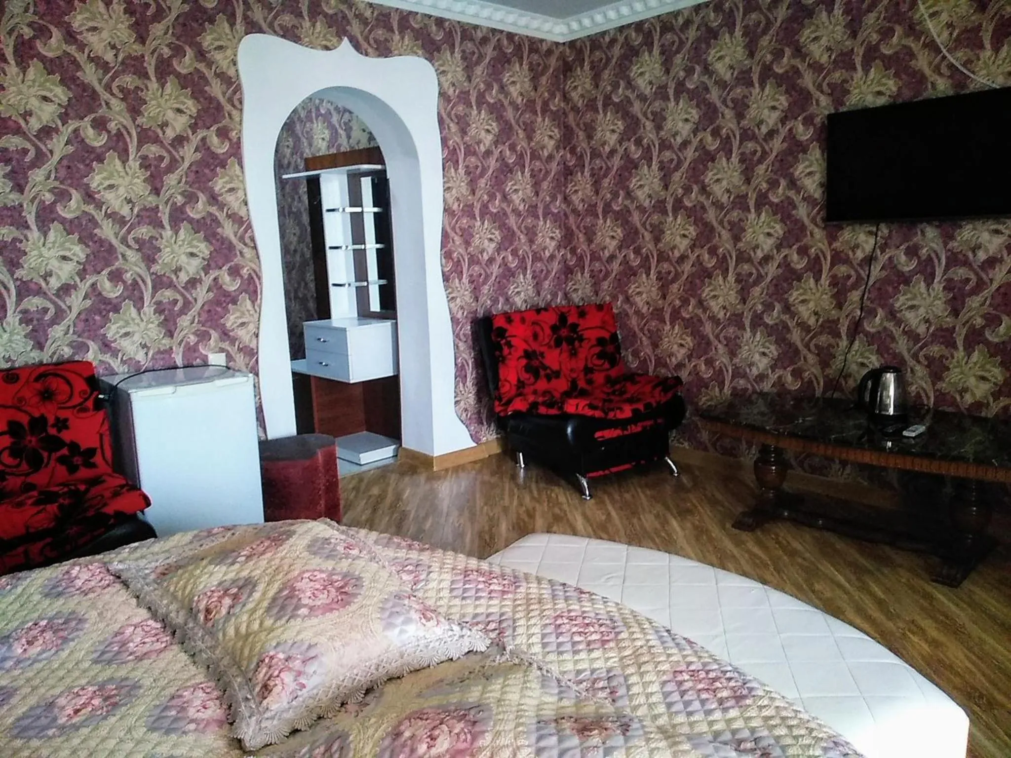 Bed in Hotel Edemi Castle