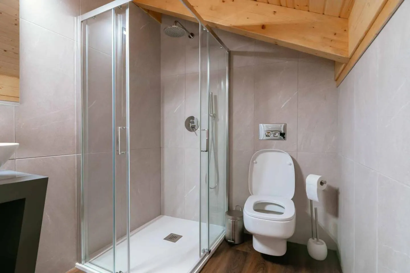 Shower in Blue House Ponte de Lima