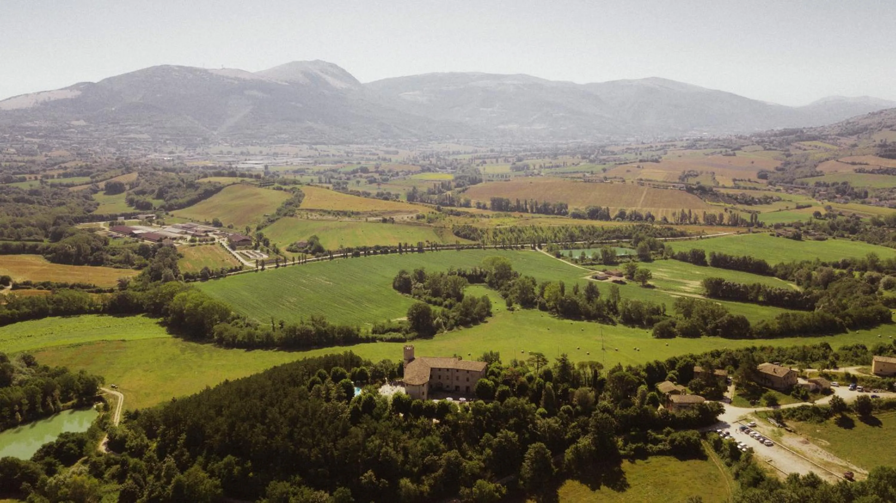 Property building in Castello di Baccaresca