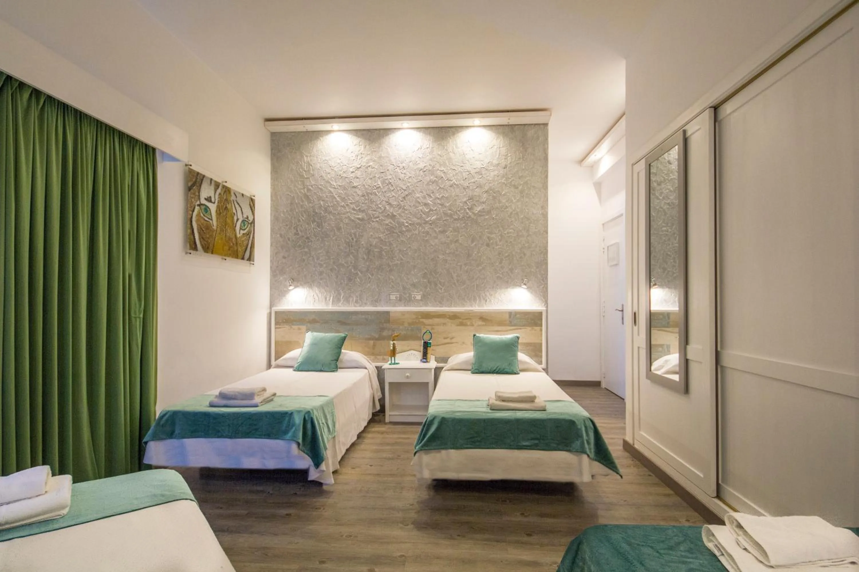 Photo of the whole room, Bed in Hotel Sun Holidays