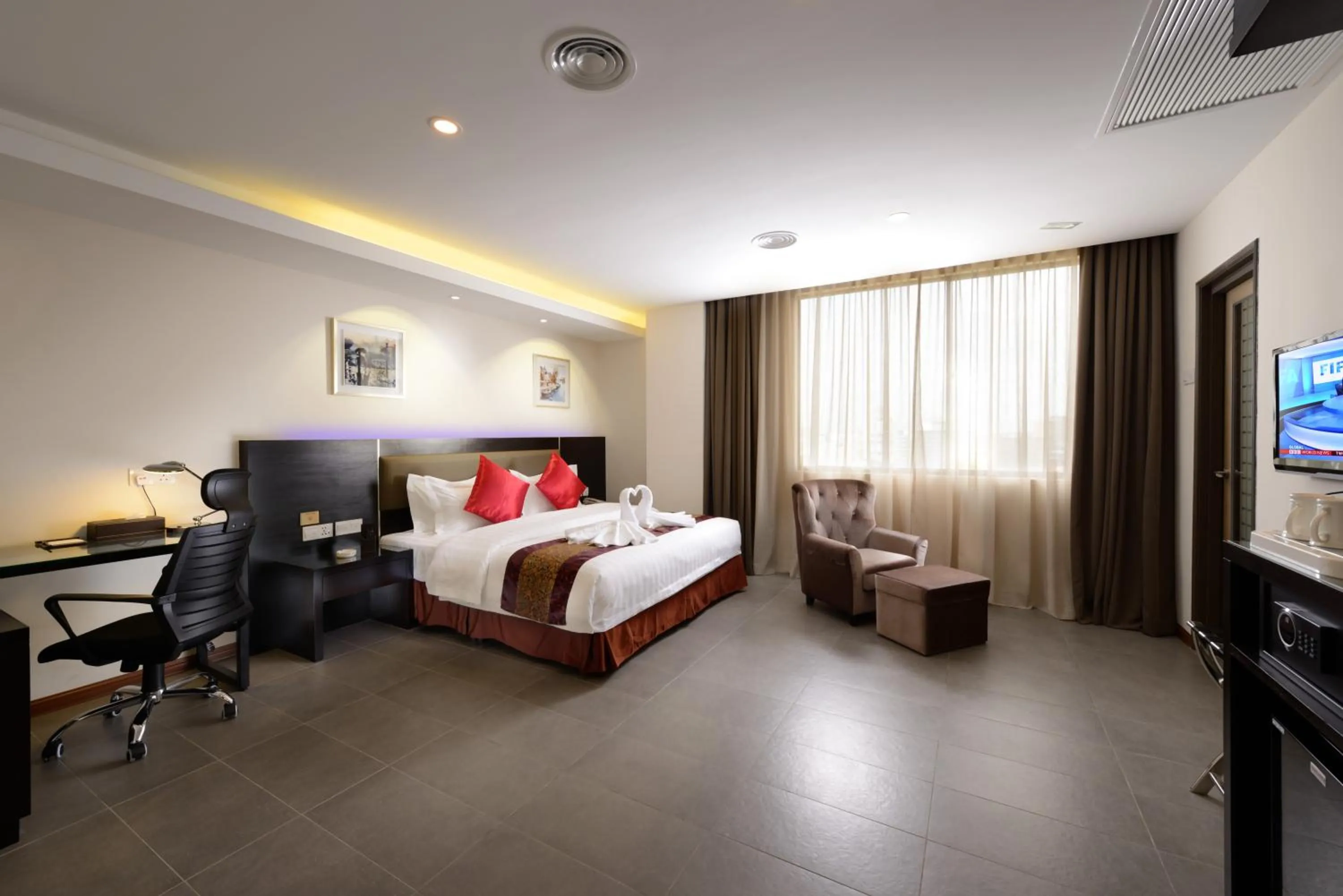 Bed in E-RED HOTEL KUANTAN