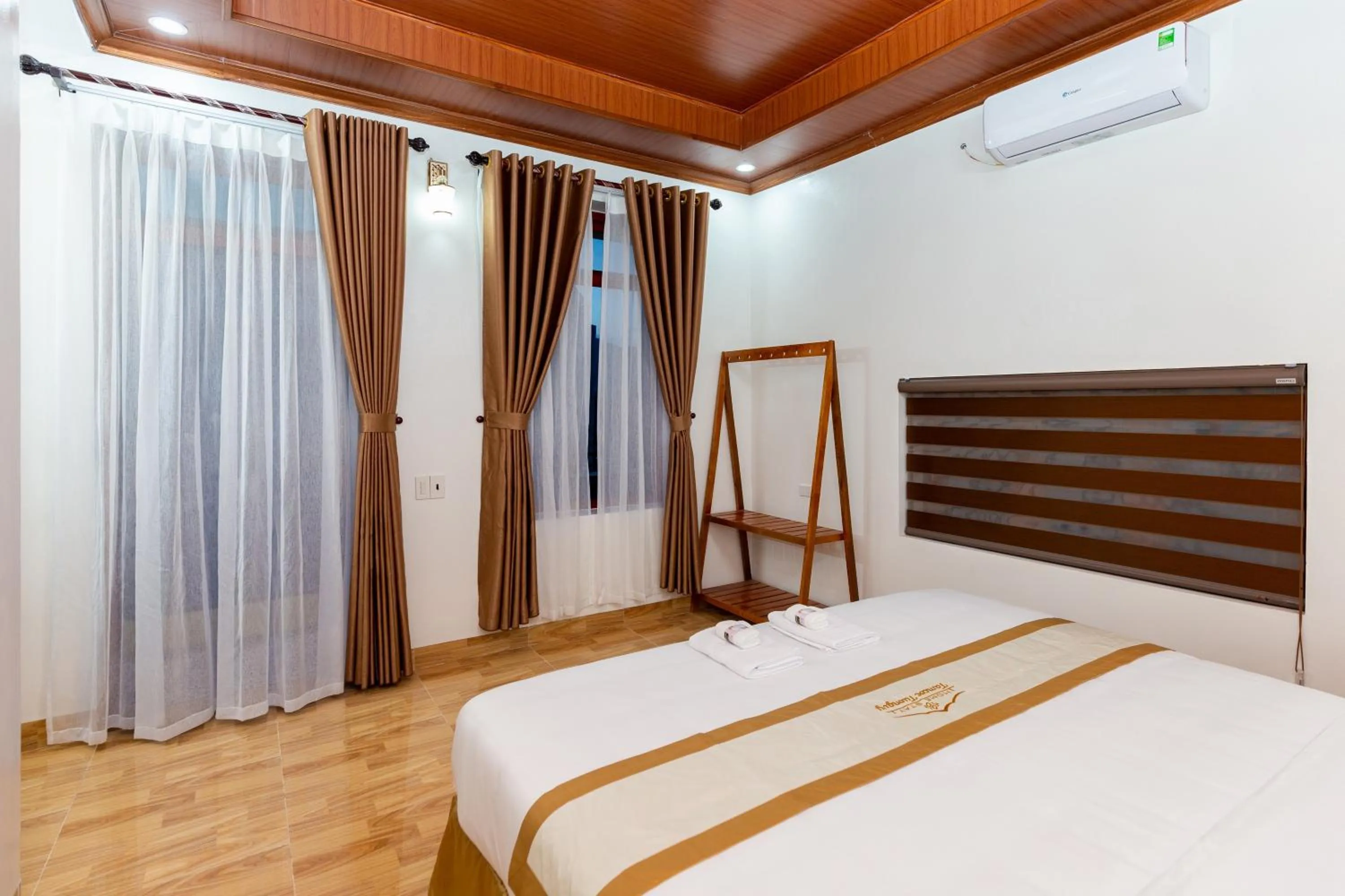 Photo of the whole room, Bed in Tam Coc Tuong Vy Homestay