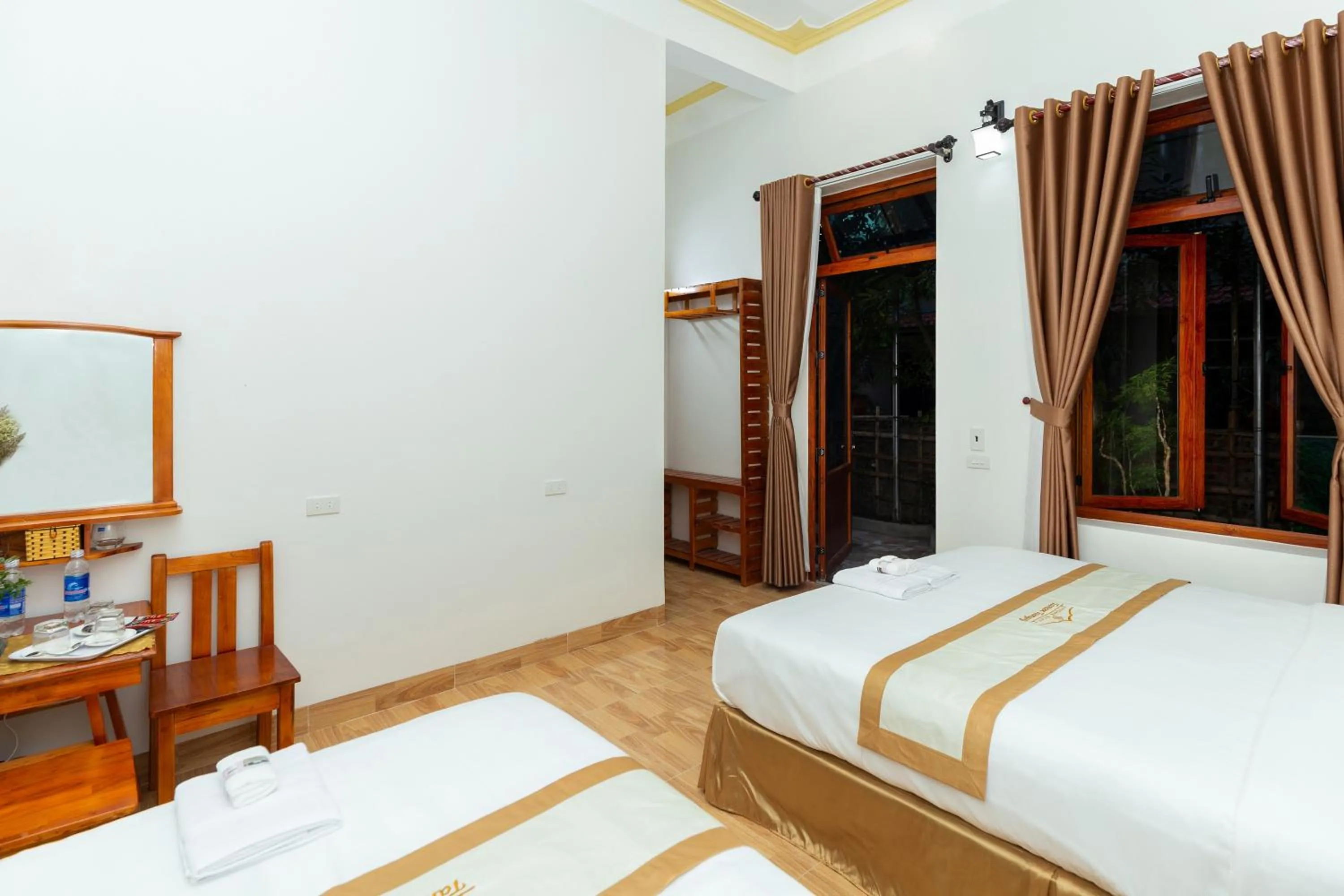 Photo of the whole room, Bed in Tam Coc Tuong Vy Homestay