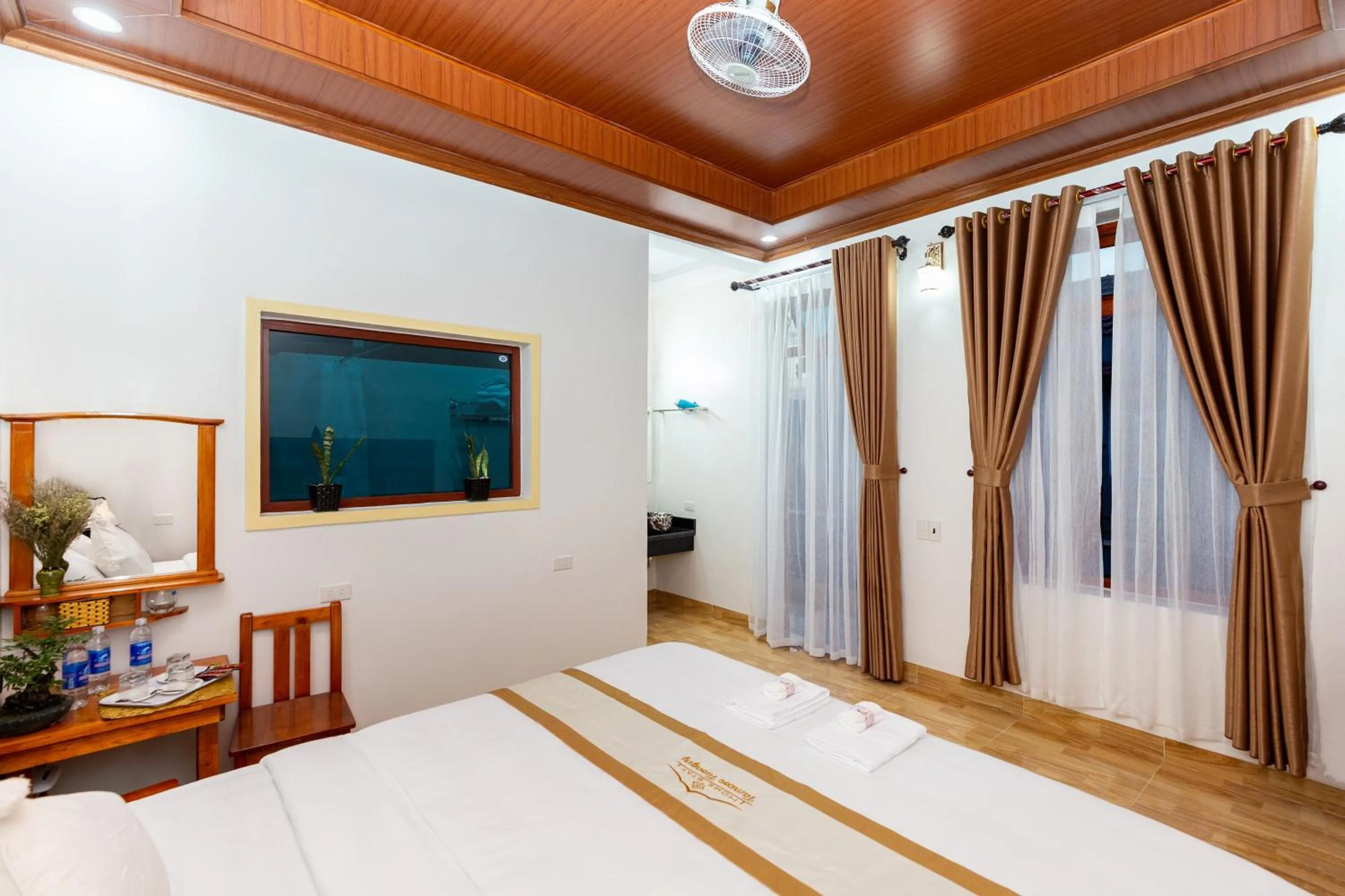 Photo of the whole room, Bed in Tam Coc Tuong Vy Homestay