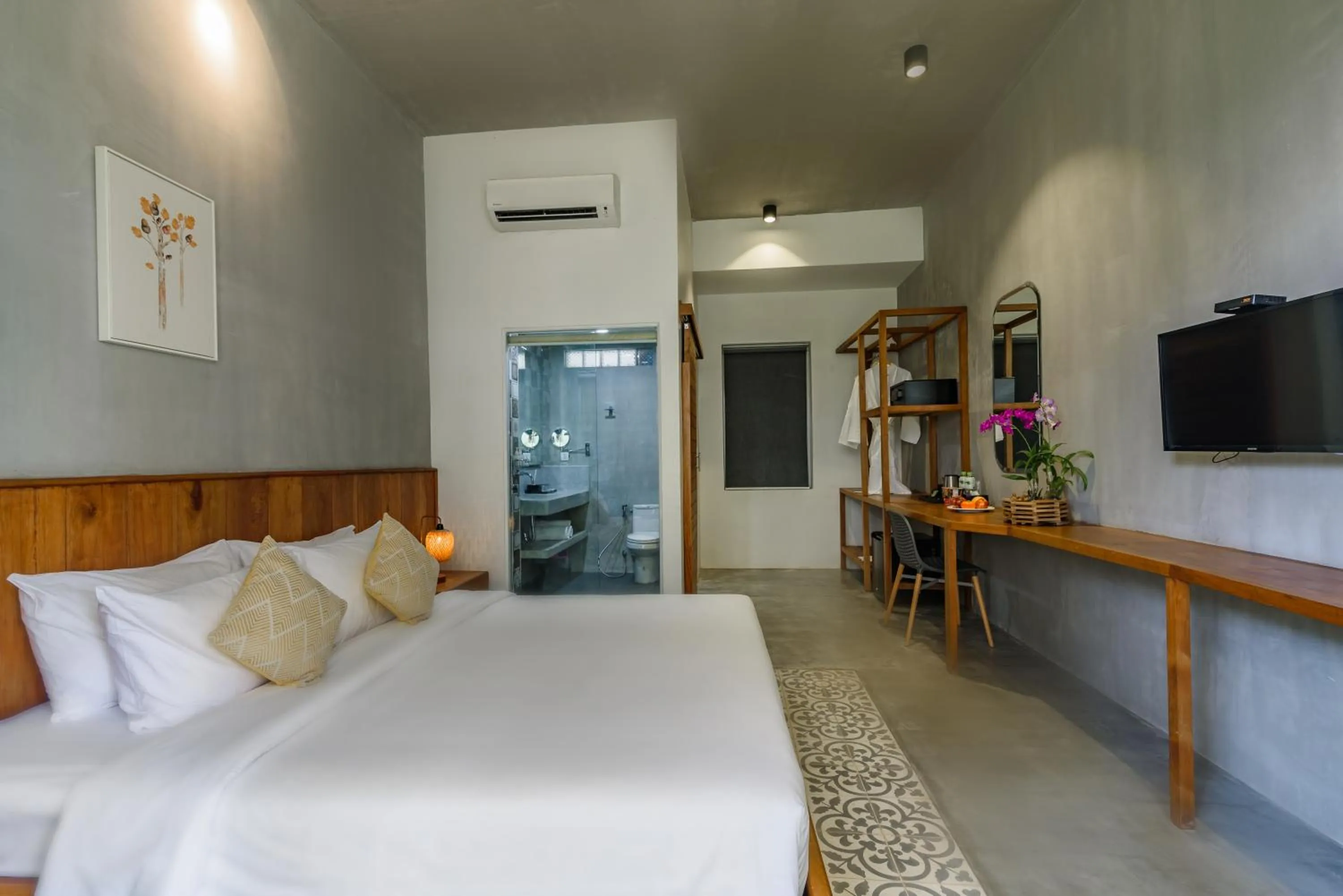 Photo of the whole room, Bed in Phka Kravan Boutique