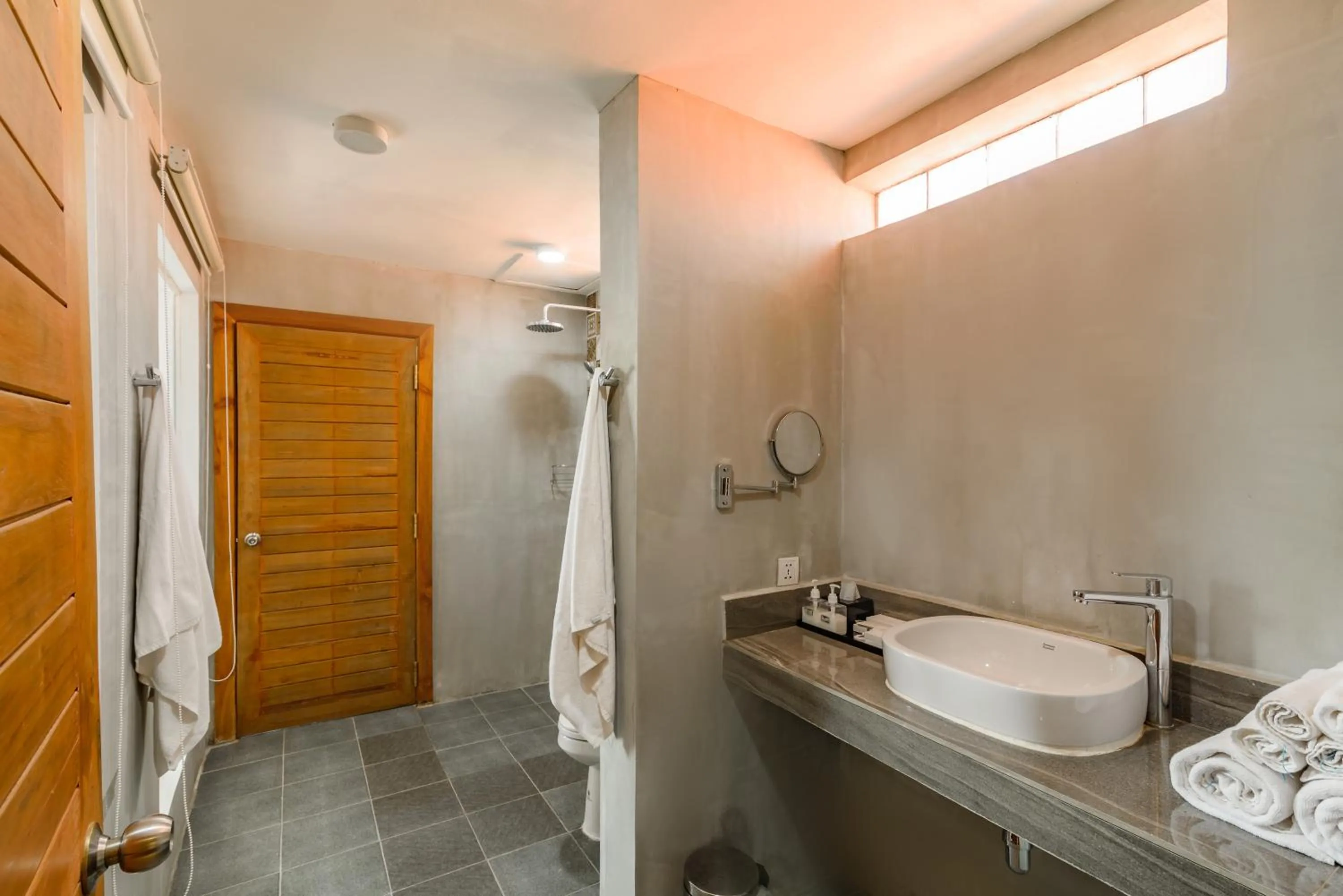 Shower in Phka Kravan Boutique