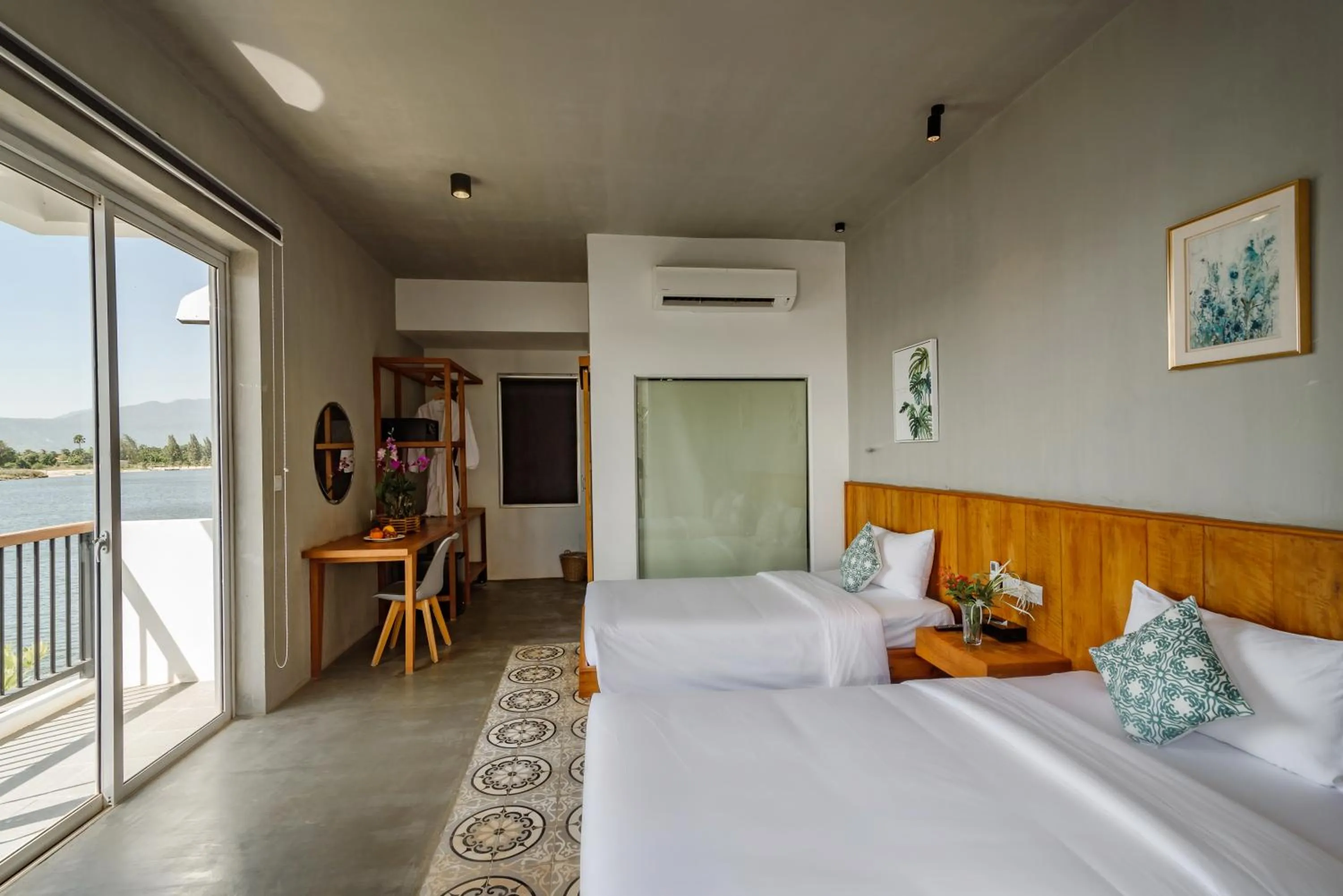 Photo of the whole room, Bed in Phka Kravan Boutique