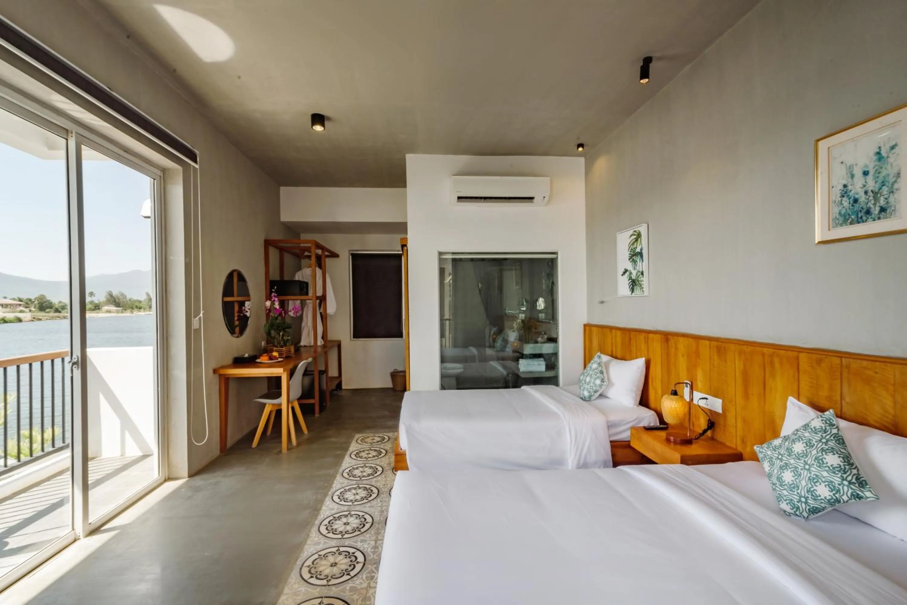 Photo of the whole room, Bed in Phka Kravan Boutique