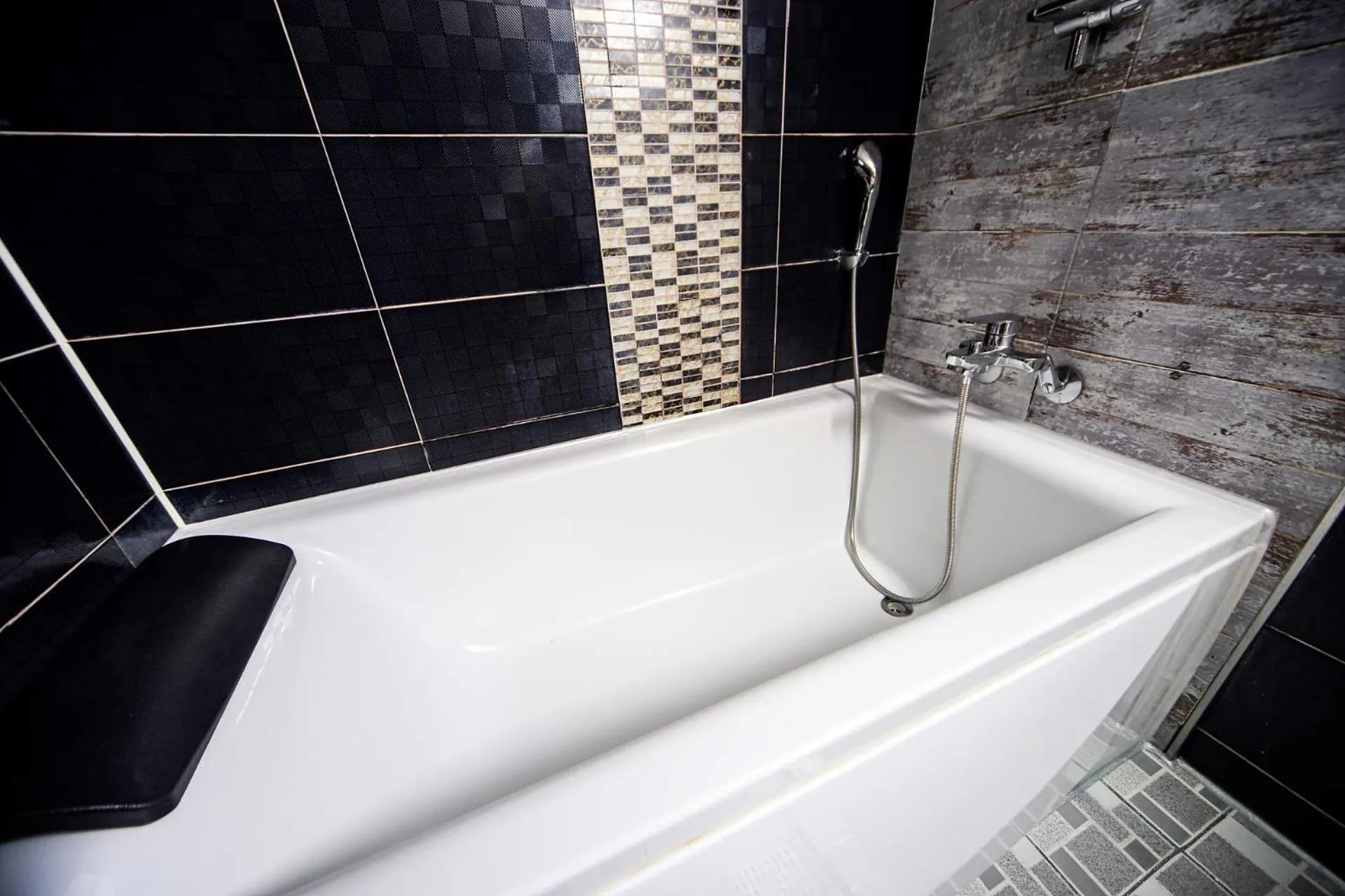 Shower in Welkin Hotel