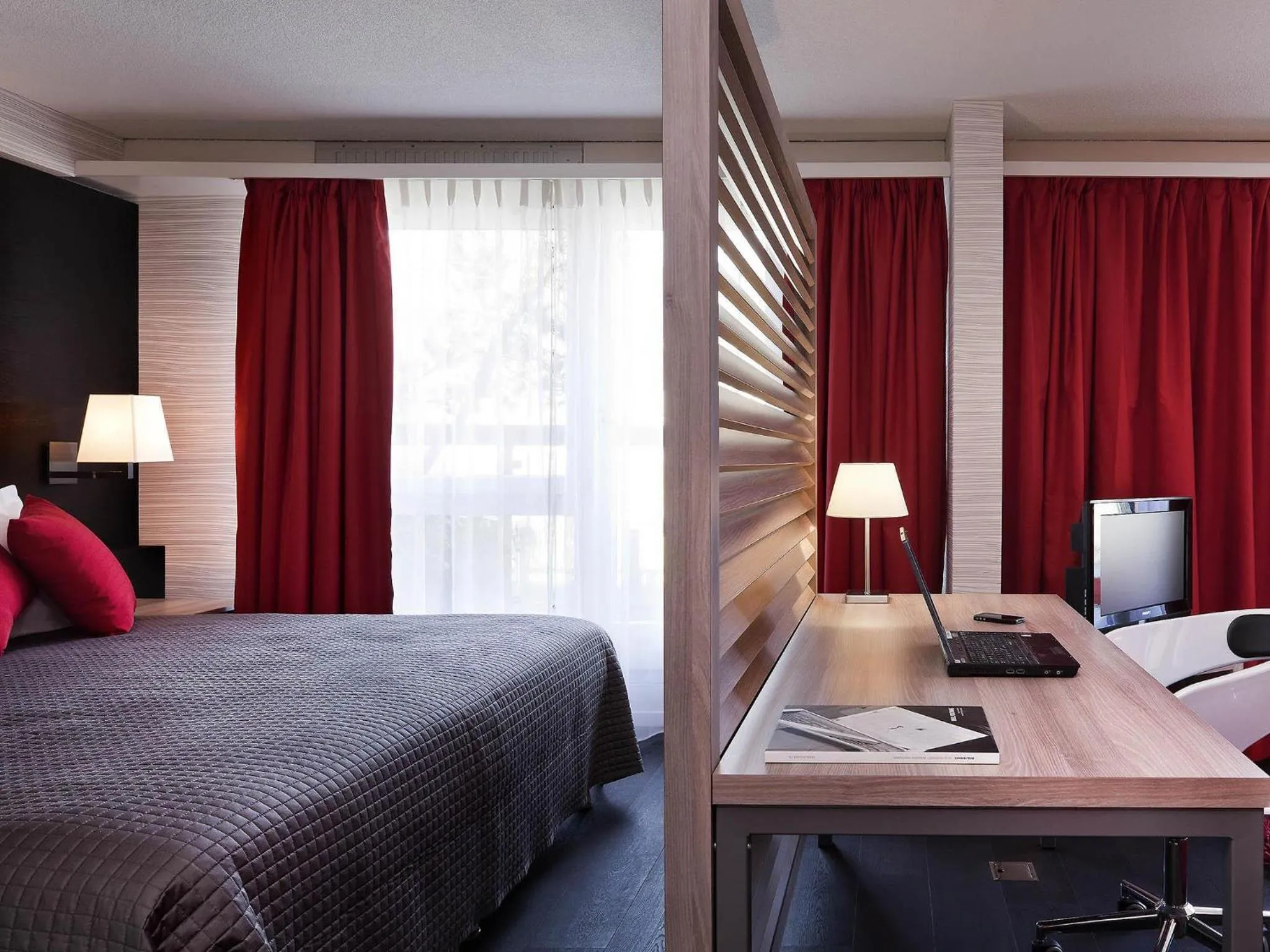 Bedroom, Bed in Mercure Biel