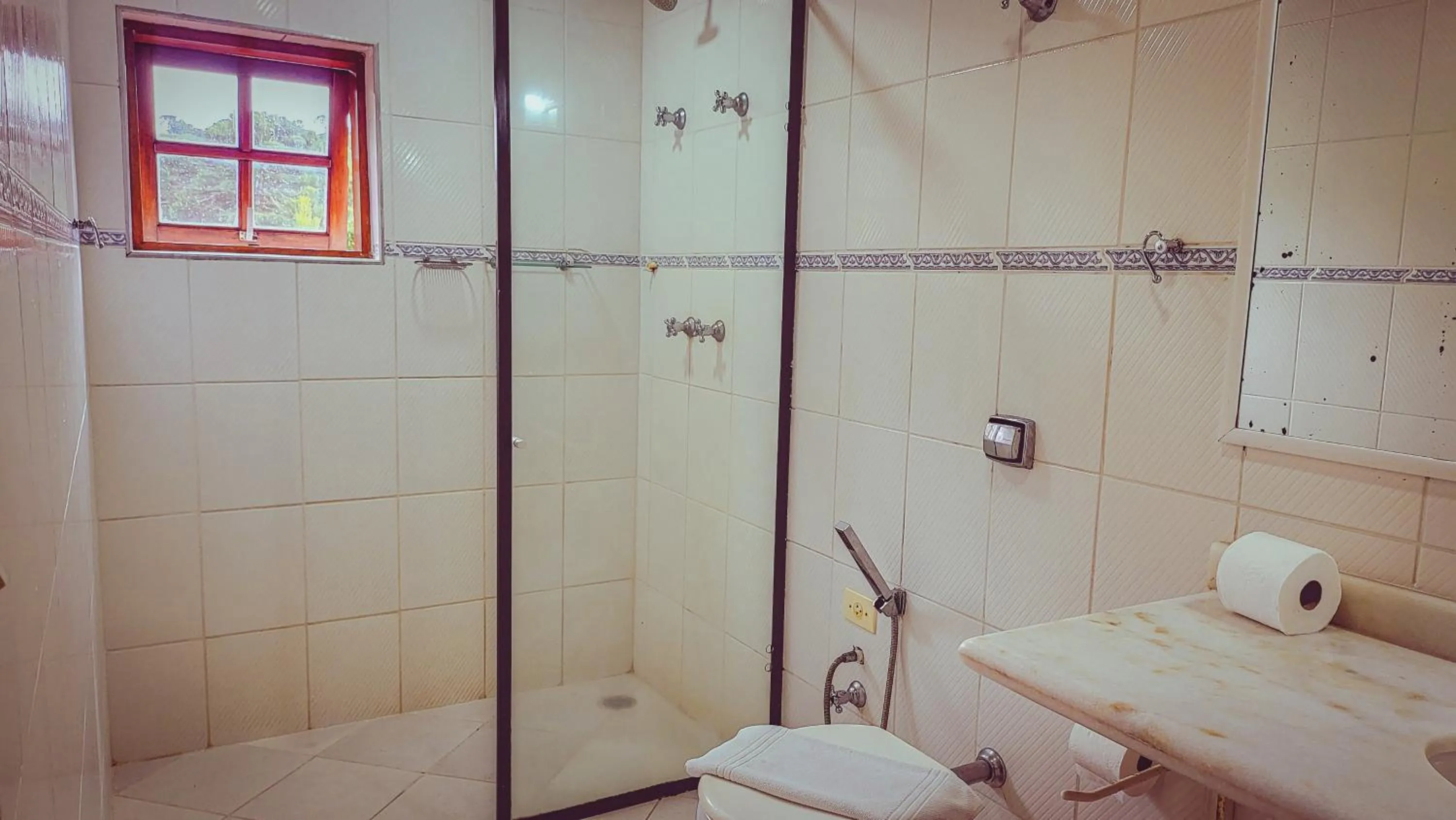 Shower in Pousada Atalaia Capivari