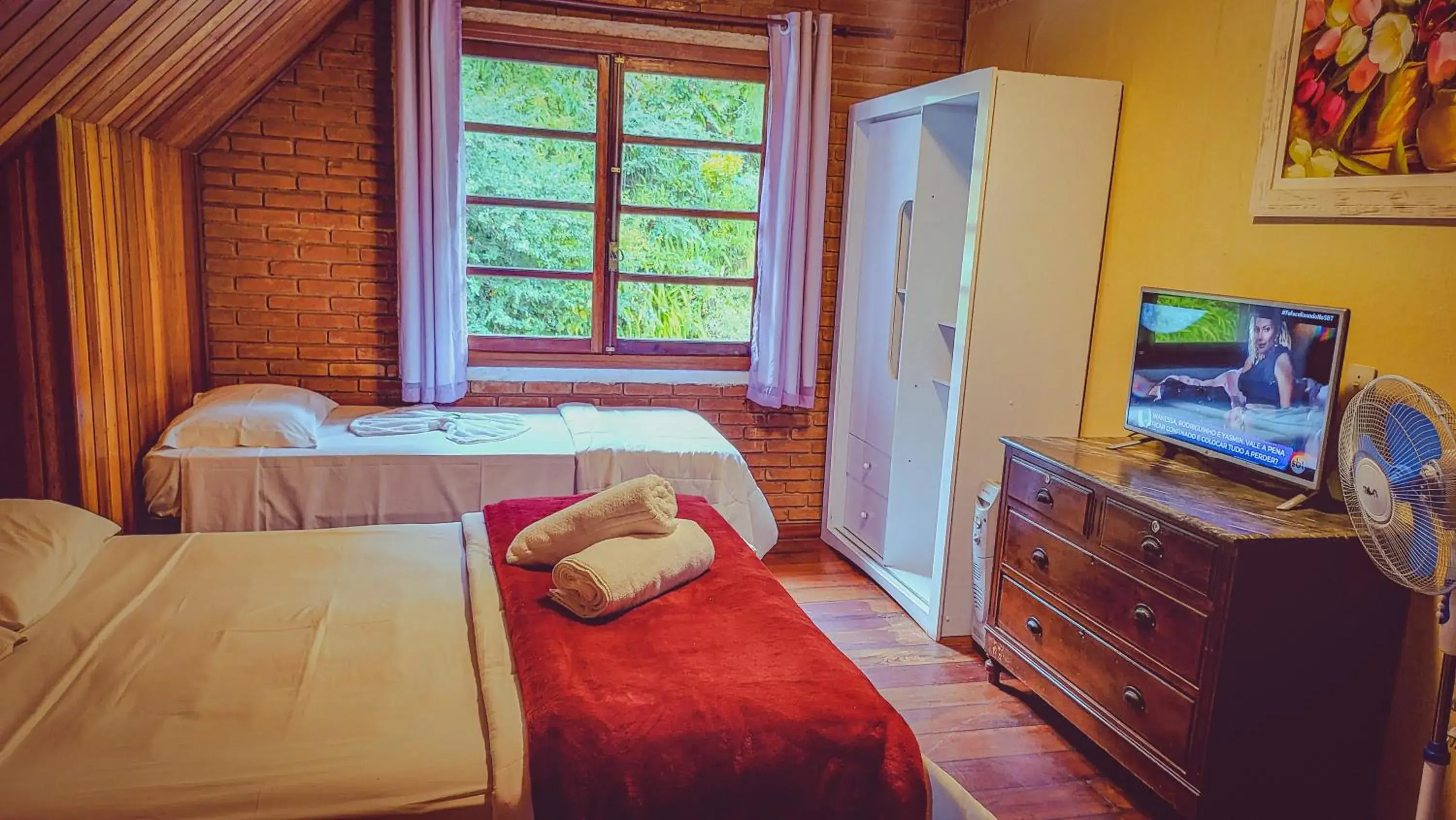 Triple Room in Pousada Atalaia Capivari Triple Room in Pousada Atalaia Capivari