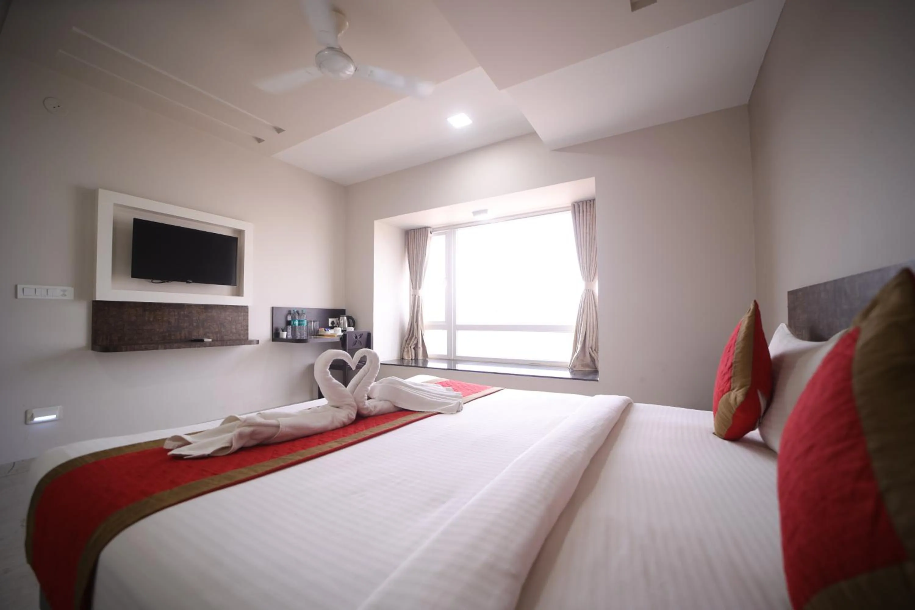 Bed in Hotel Rahul Palace Belgaum