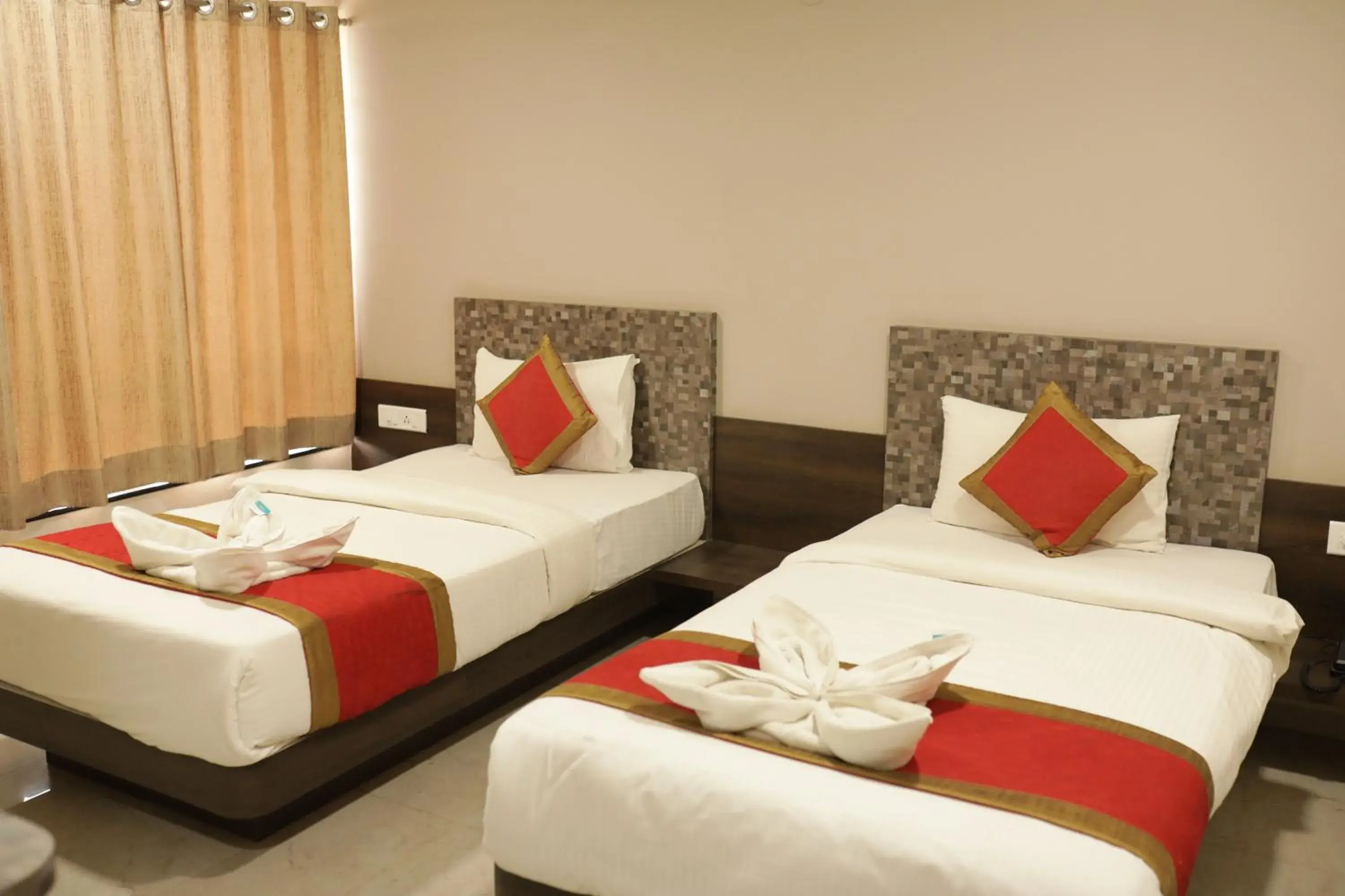 Deluxe Twin Room in Hotel Rahul Palace Belgaum Deluxe Twin Room in Hotel Rahul Palace Belgaum