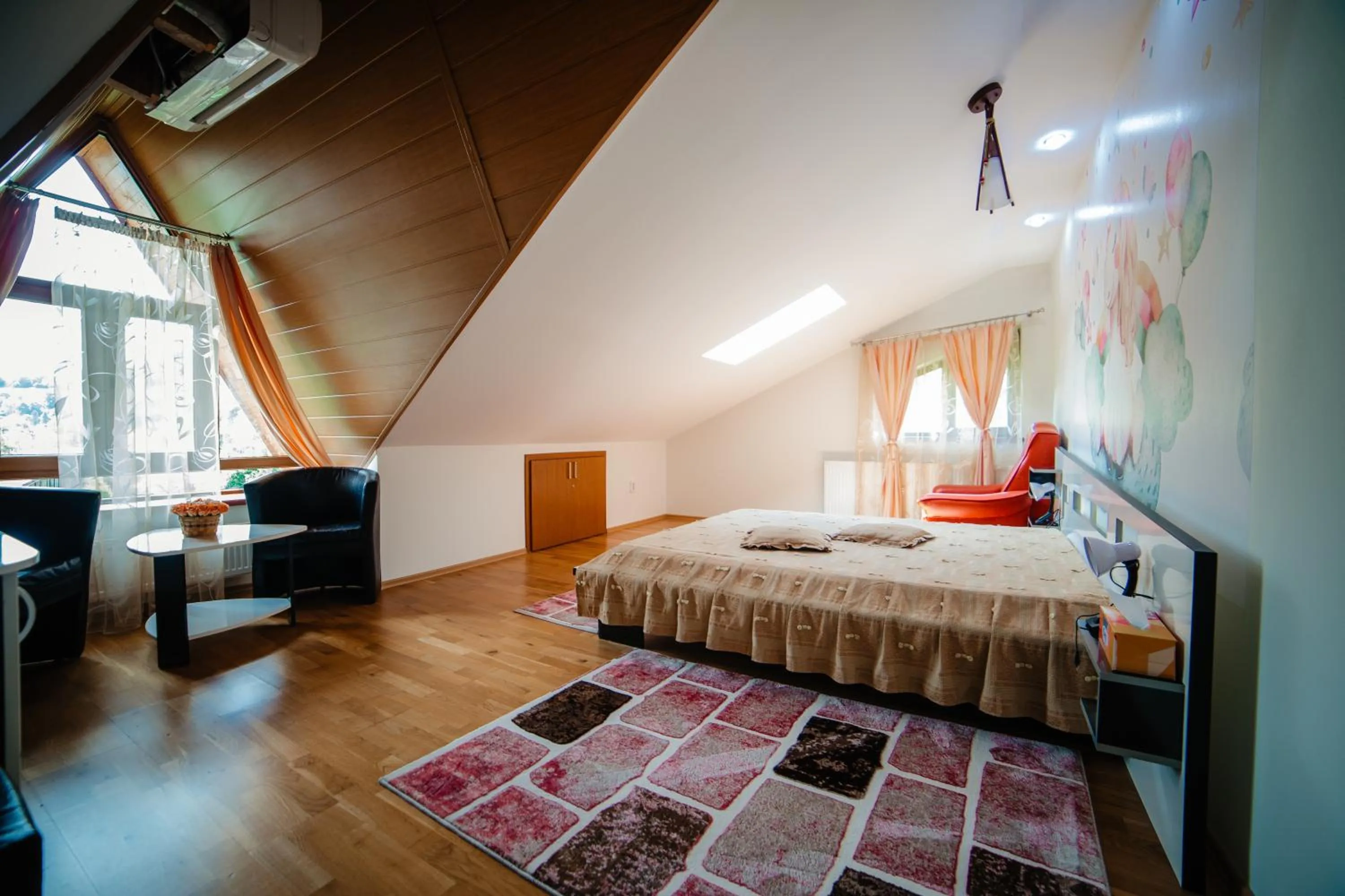 Bed in Pensiunea Floare de Colţ