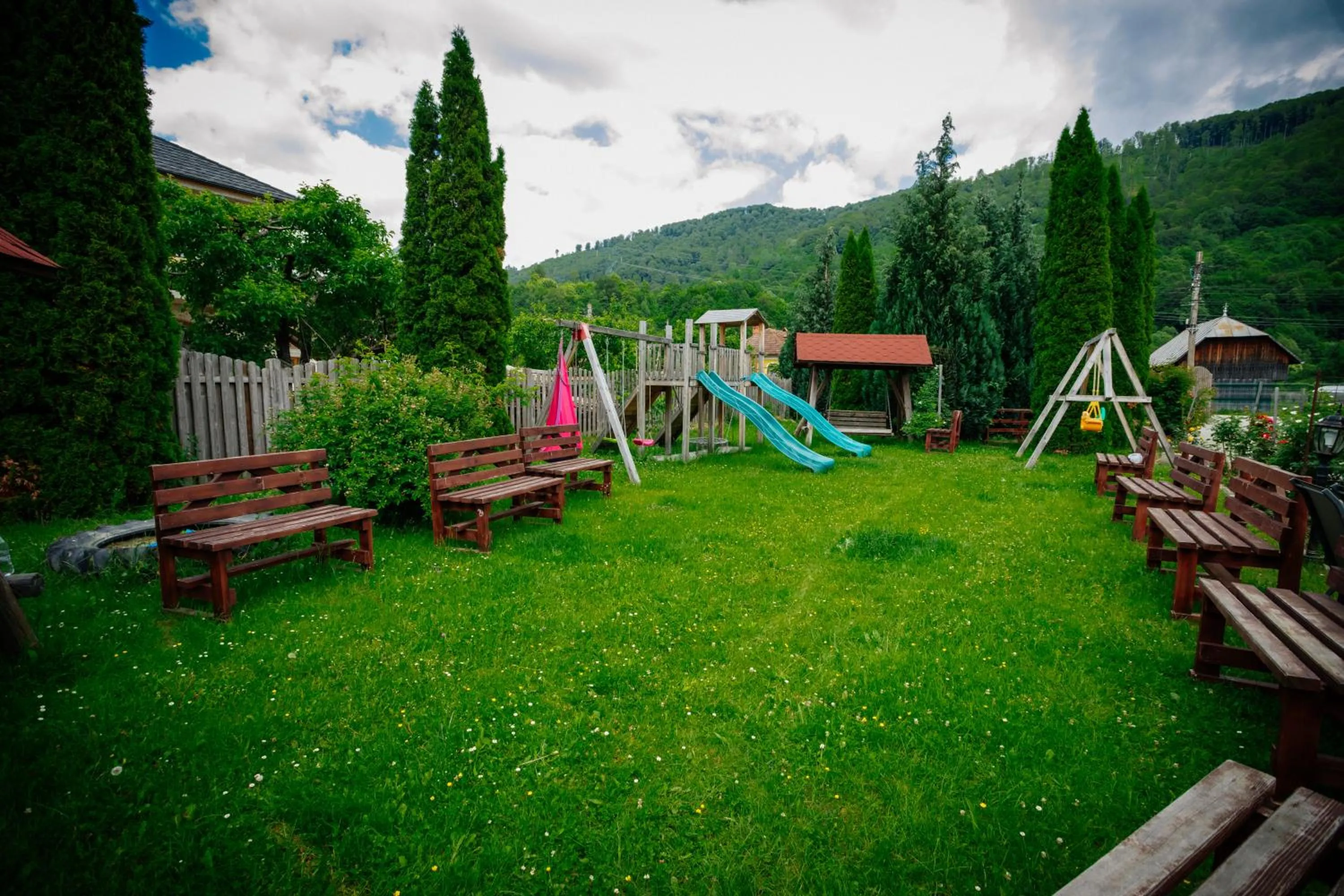 Children play ground in Pensiunea Floare de Colţ