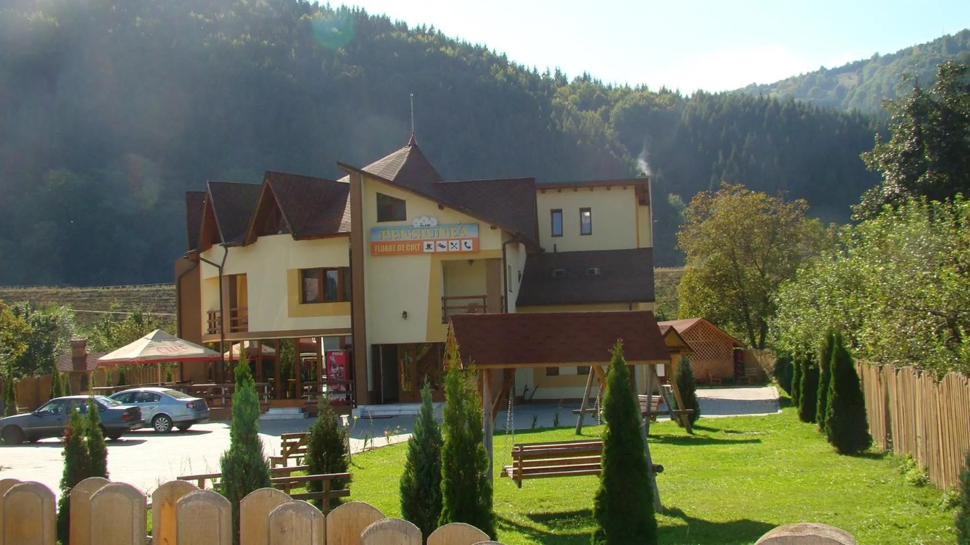 Facade/entrance in Pensiunea Floare de Colţ