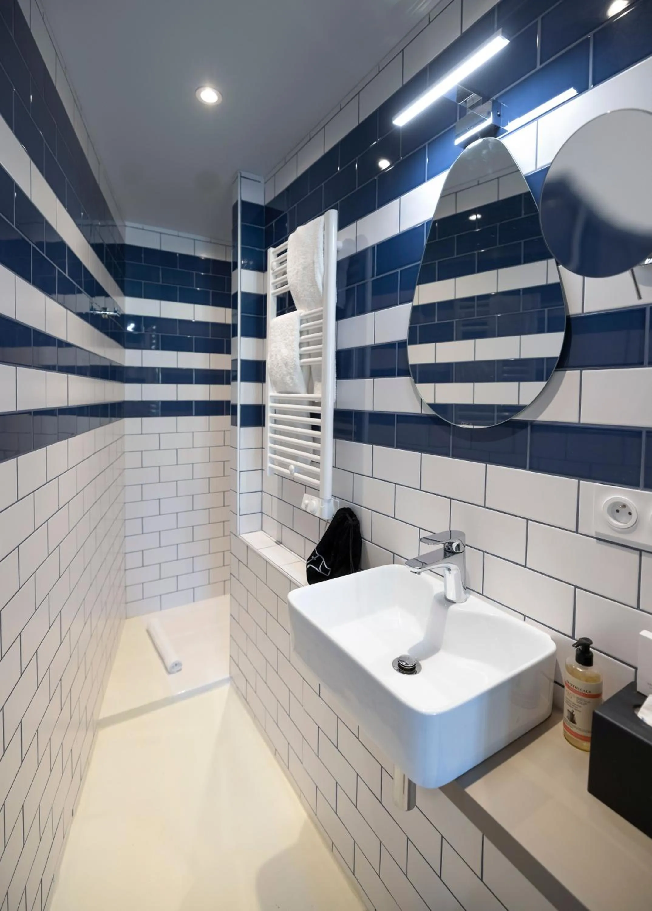 Bathroom in L'Eautel Toulon Centre Port