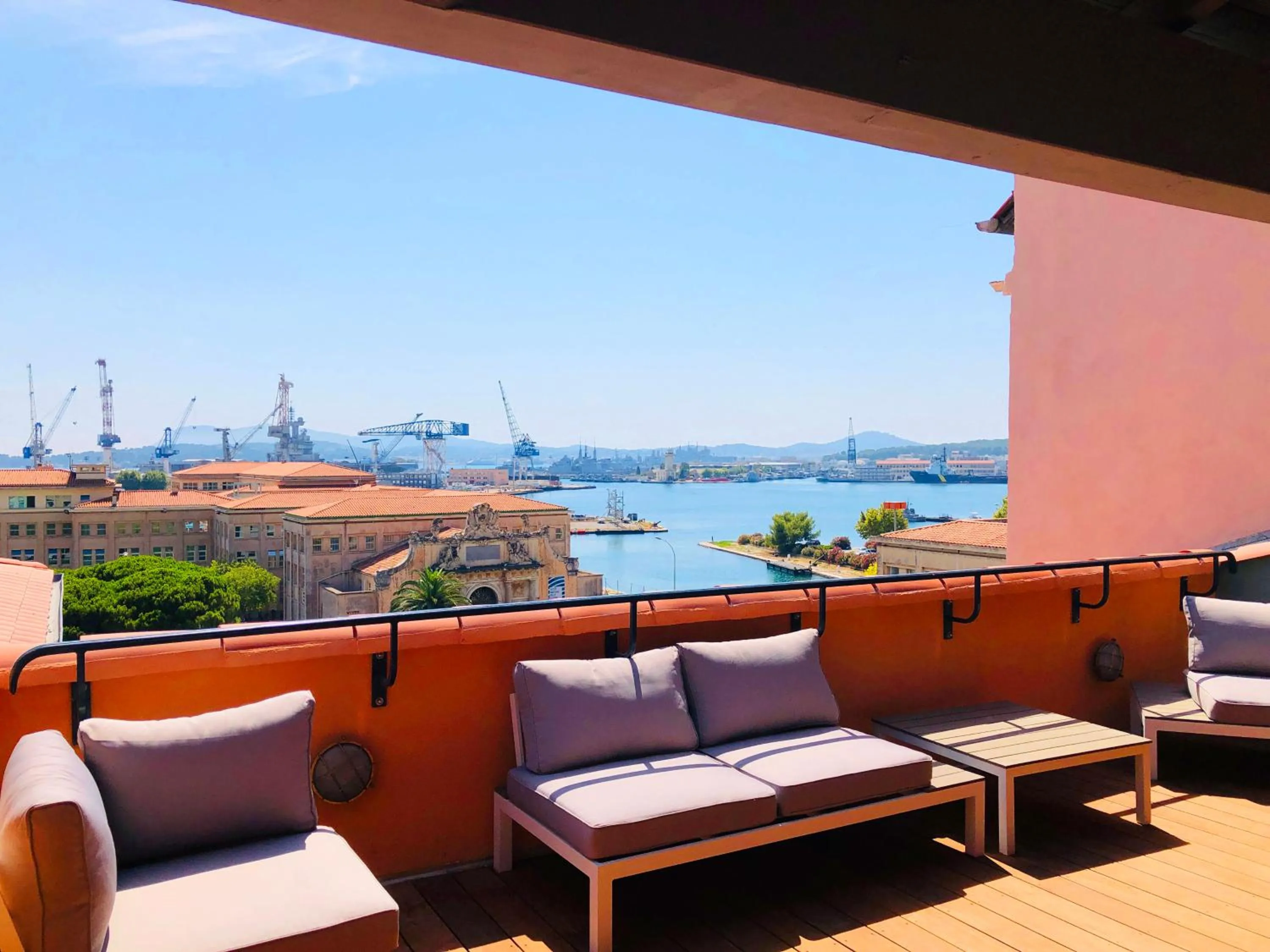 Patio in L'Eautel Toulon Centre Port