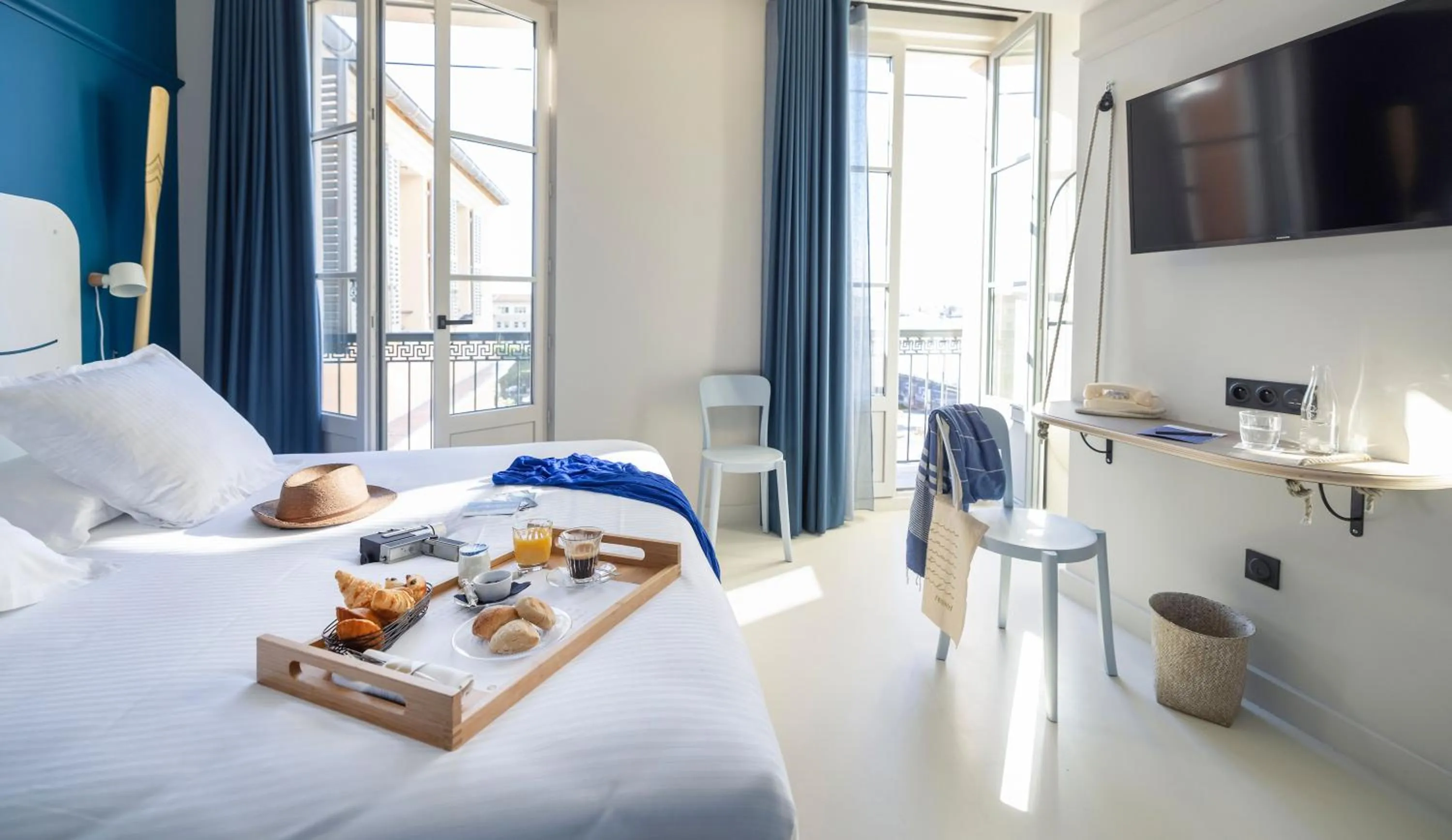 Bedroom, Bed in L'Eautel Toulon Centre Port