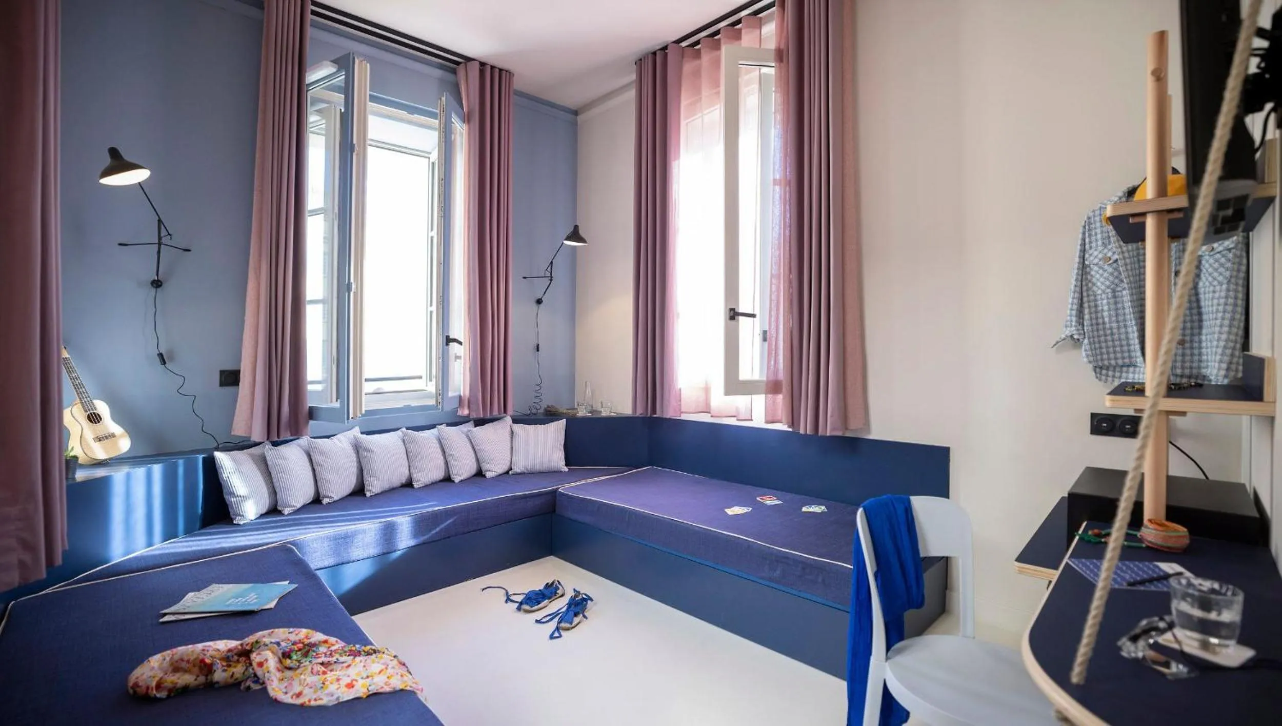Living room, Bed in L'Eautel Toulon Centre Port