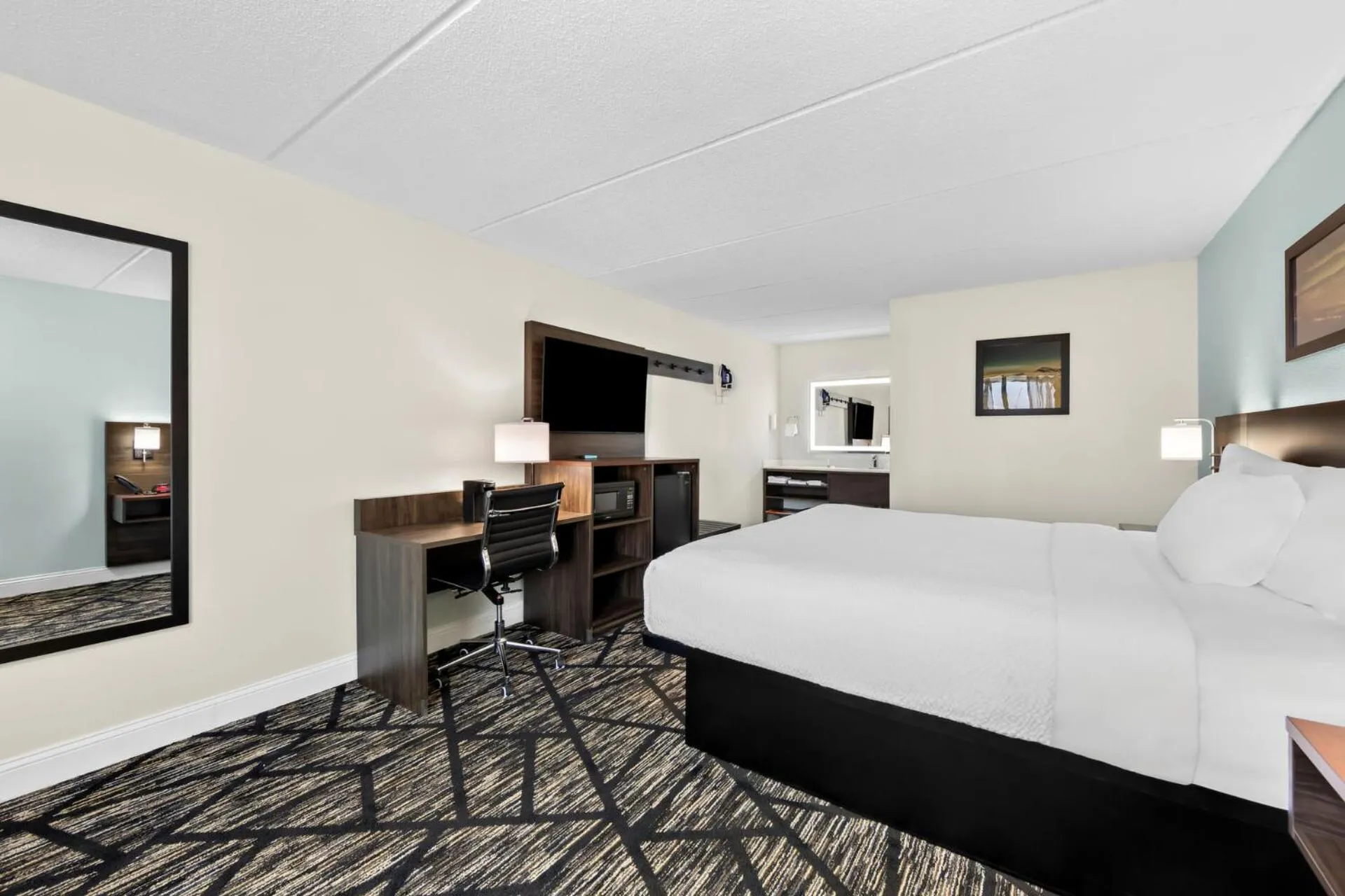 Bed in Days Inn & Suites by Wyndham Pigeon Forge