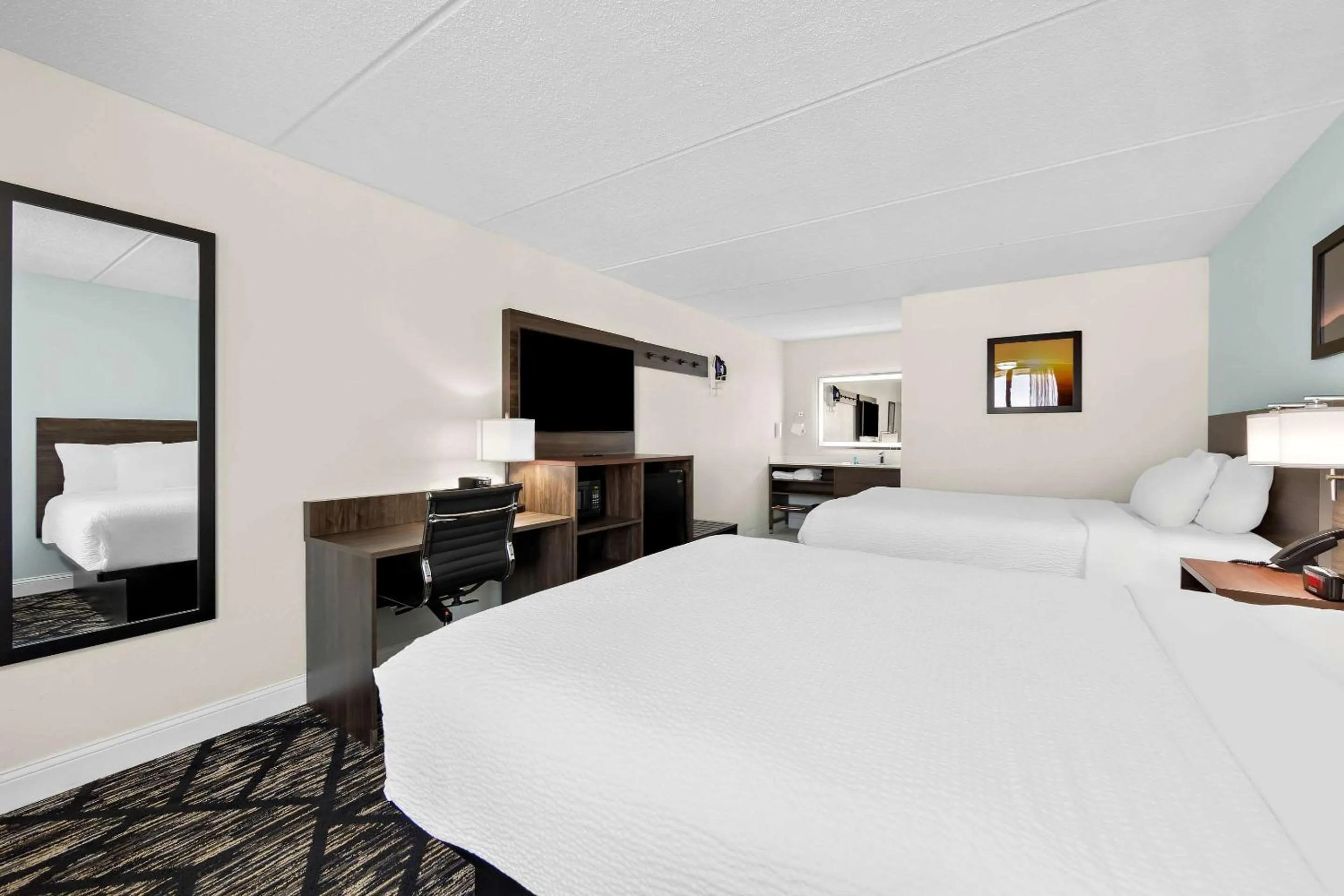 Bedroom, Bed in Days Inn & Suites by Wyndham Pigeon Forge