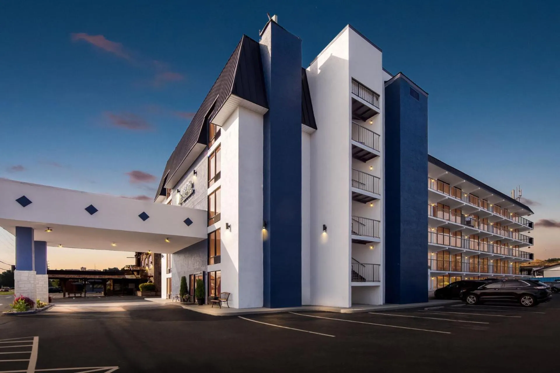 Property building in Days Inn & Suites by Wyndham Pigeon Forge