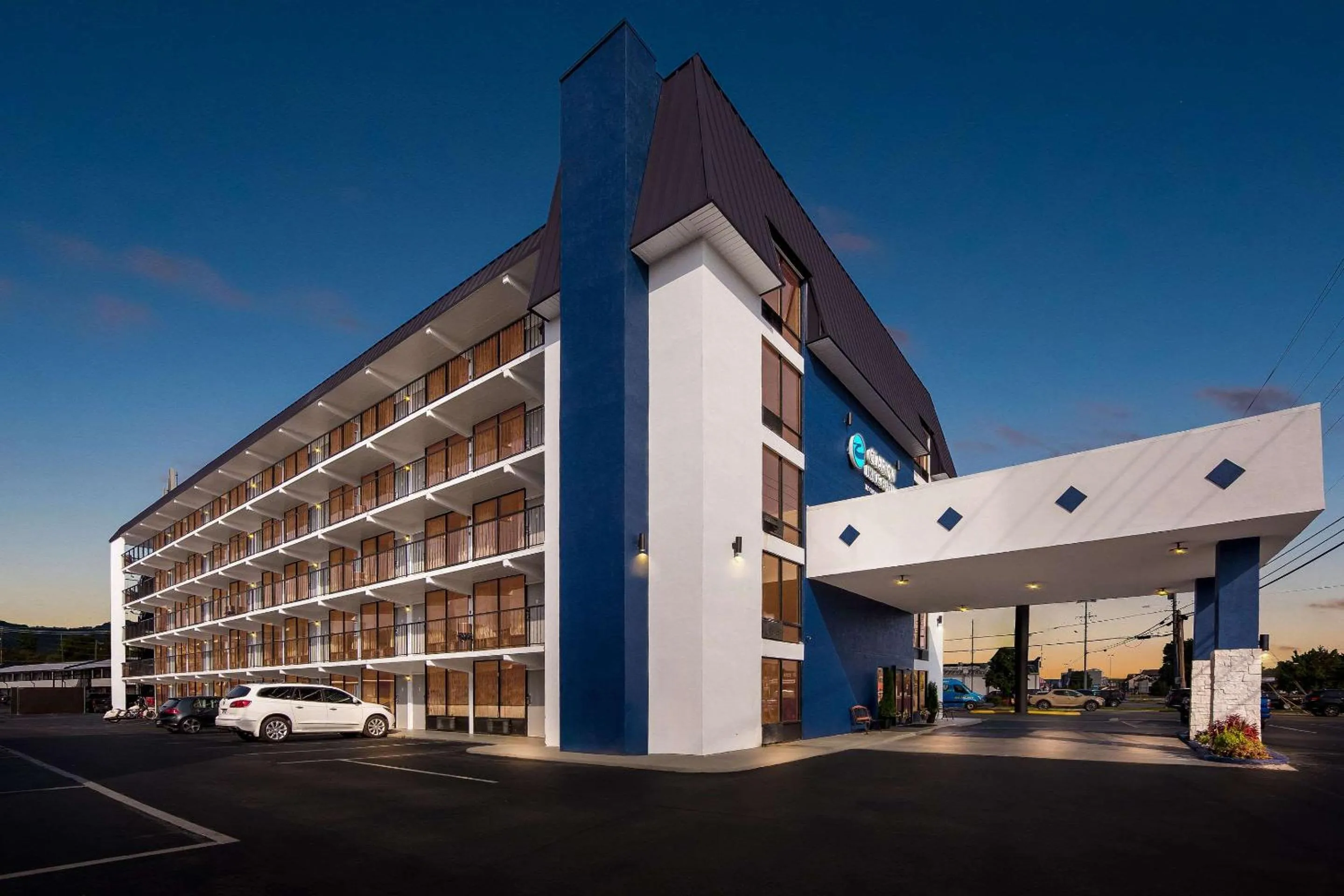 Property building in Days Inn & Suites by Wyndham Pigeon Forge