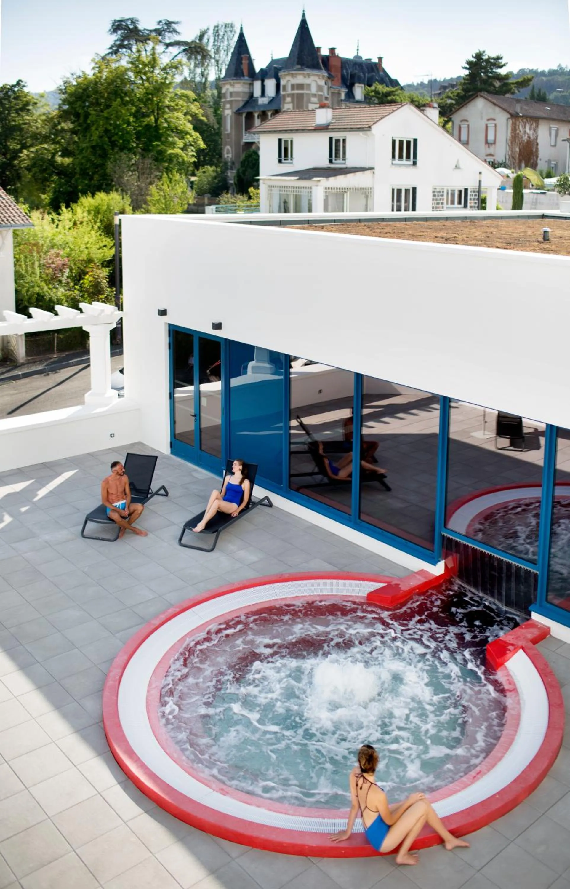 Hot Tub in Résidence-Aïga Resort thermal & spa