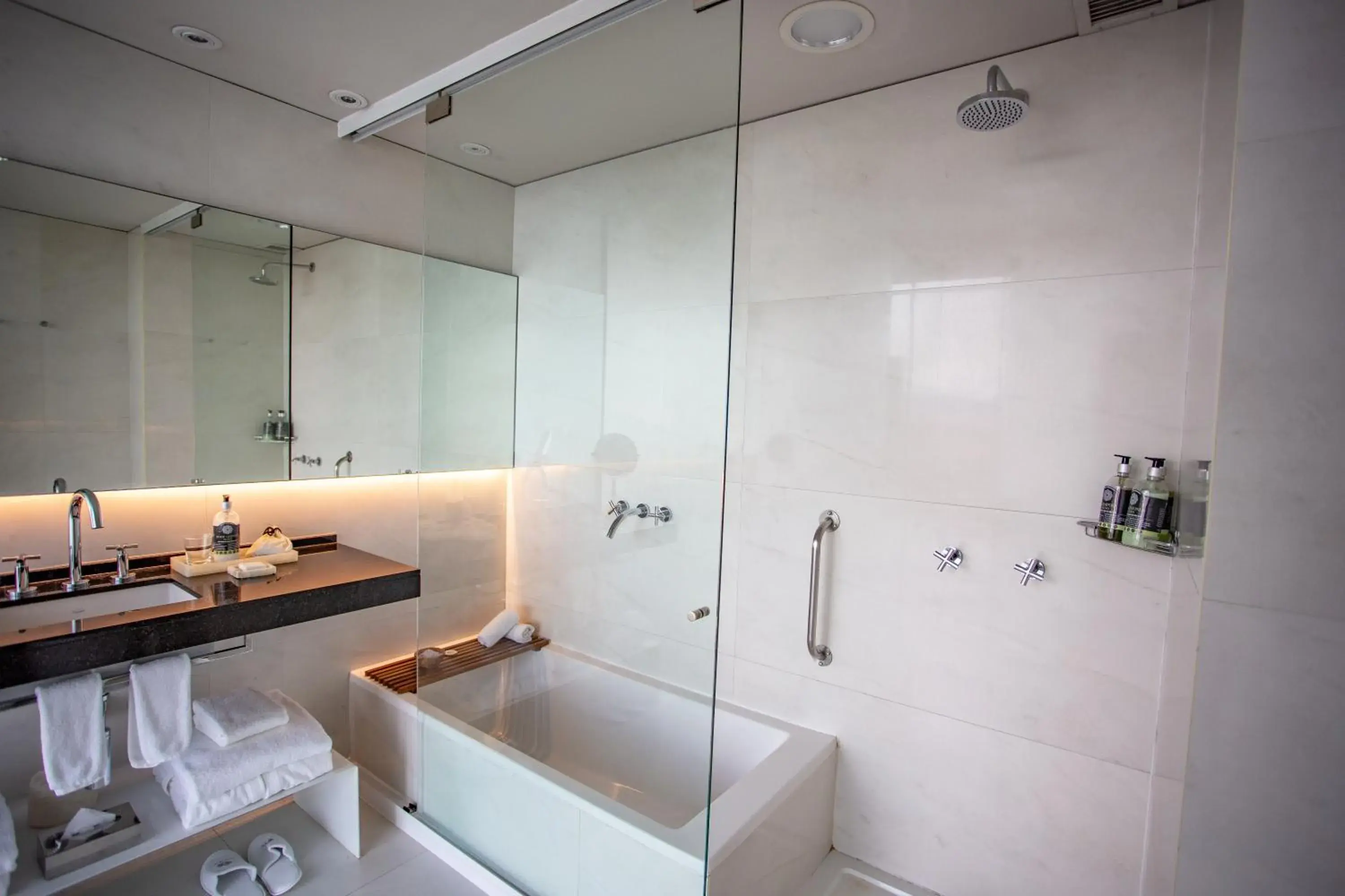 Superior Suite in Casa de Uco Vineyards and Wine Resort Superior Suite in Casa de Uco Vineyards and Wine Resort