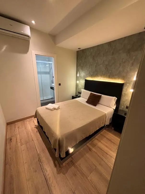 Bed in DAOS Suites & Terrace Marbella