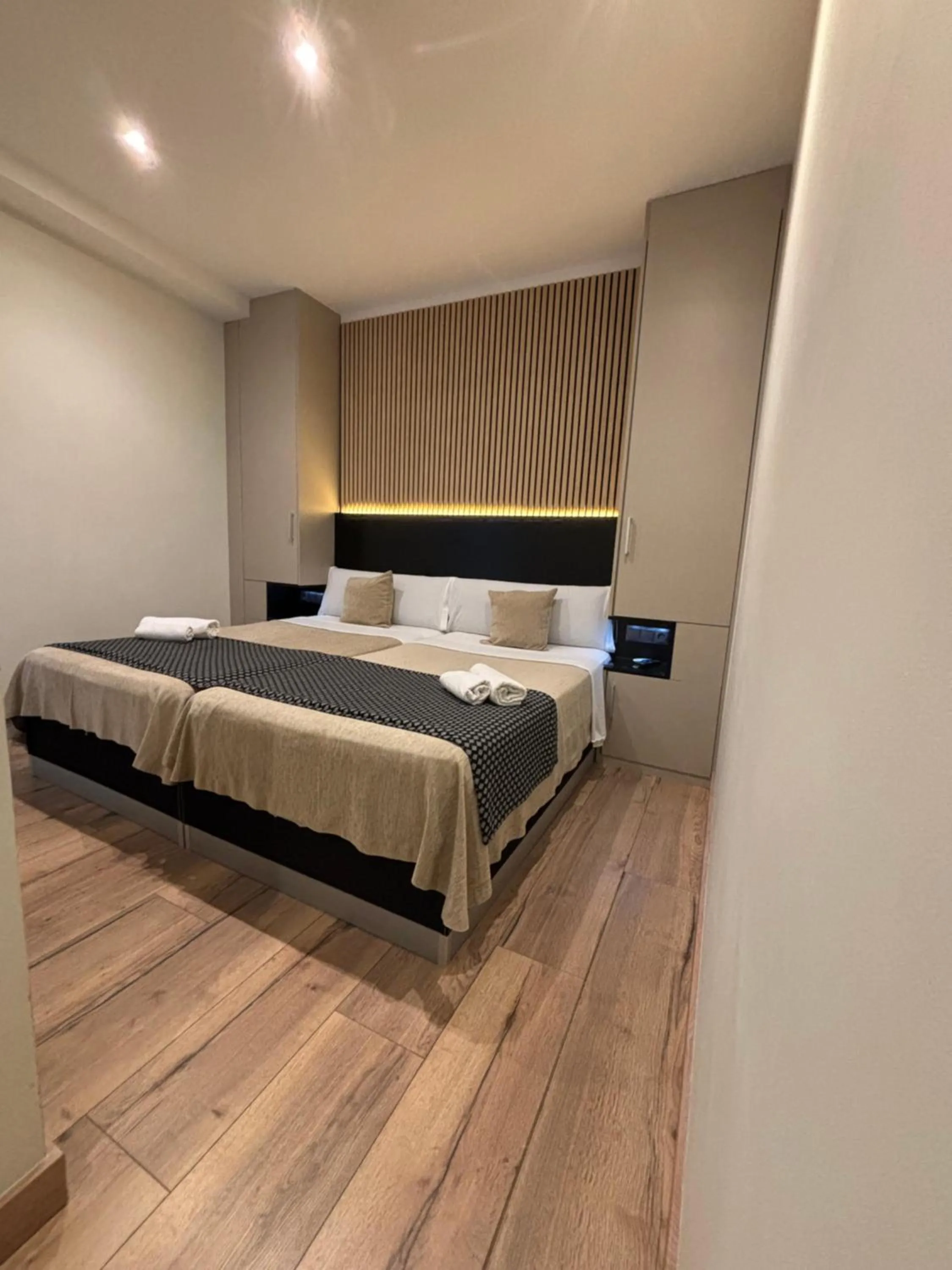 Bed in DAOS Suites & Terrace Marbella