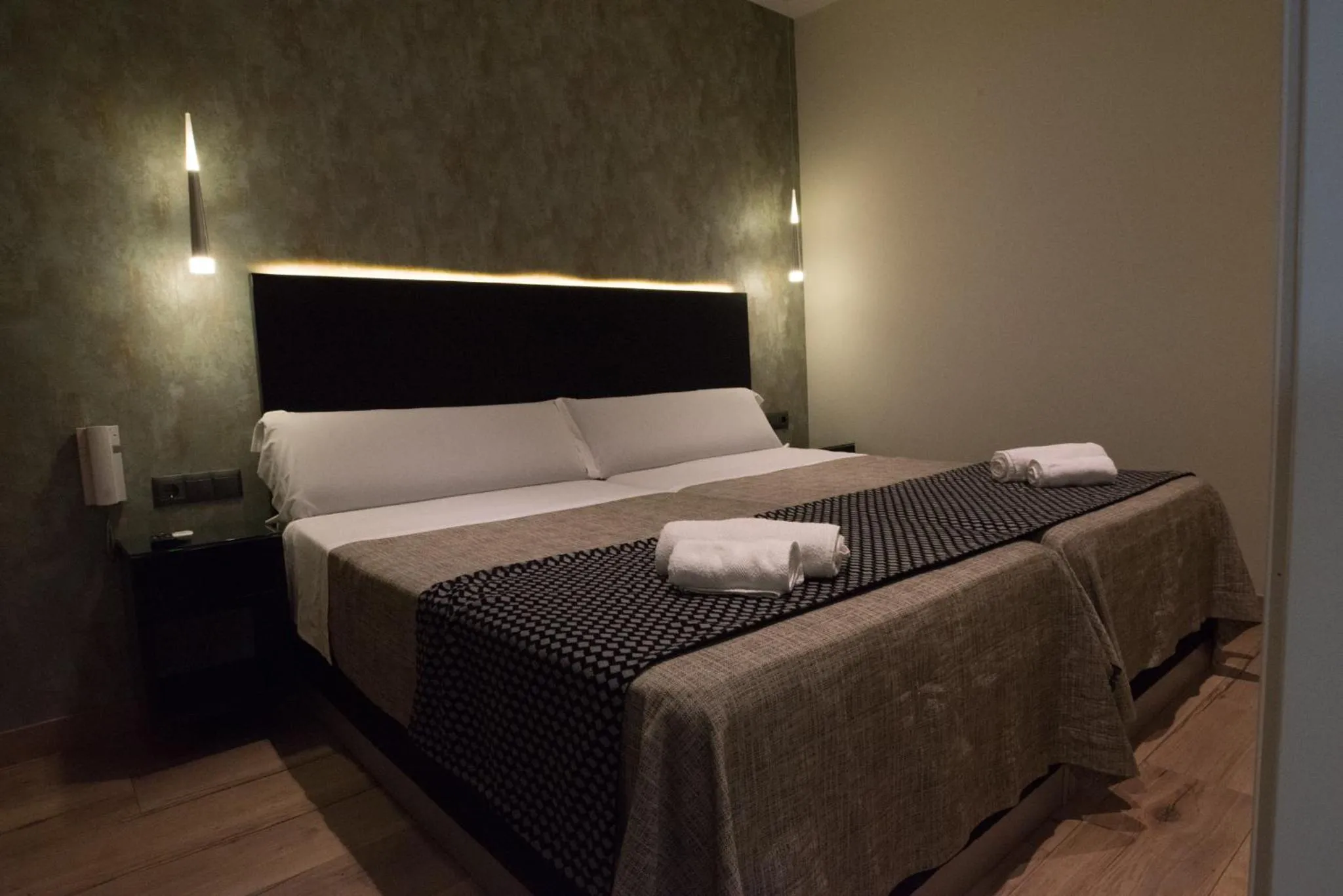 Bed in DAOS Suites & Terrace Marbella