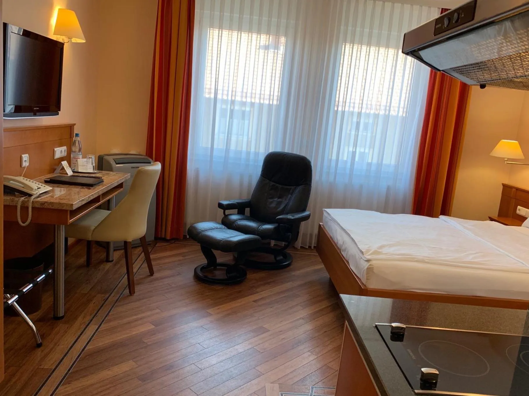 Bed in The KRAL - Business Hotel & Serviced Apartments