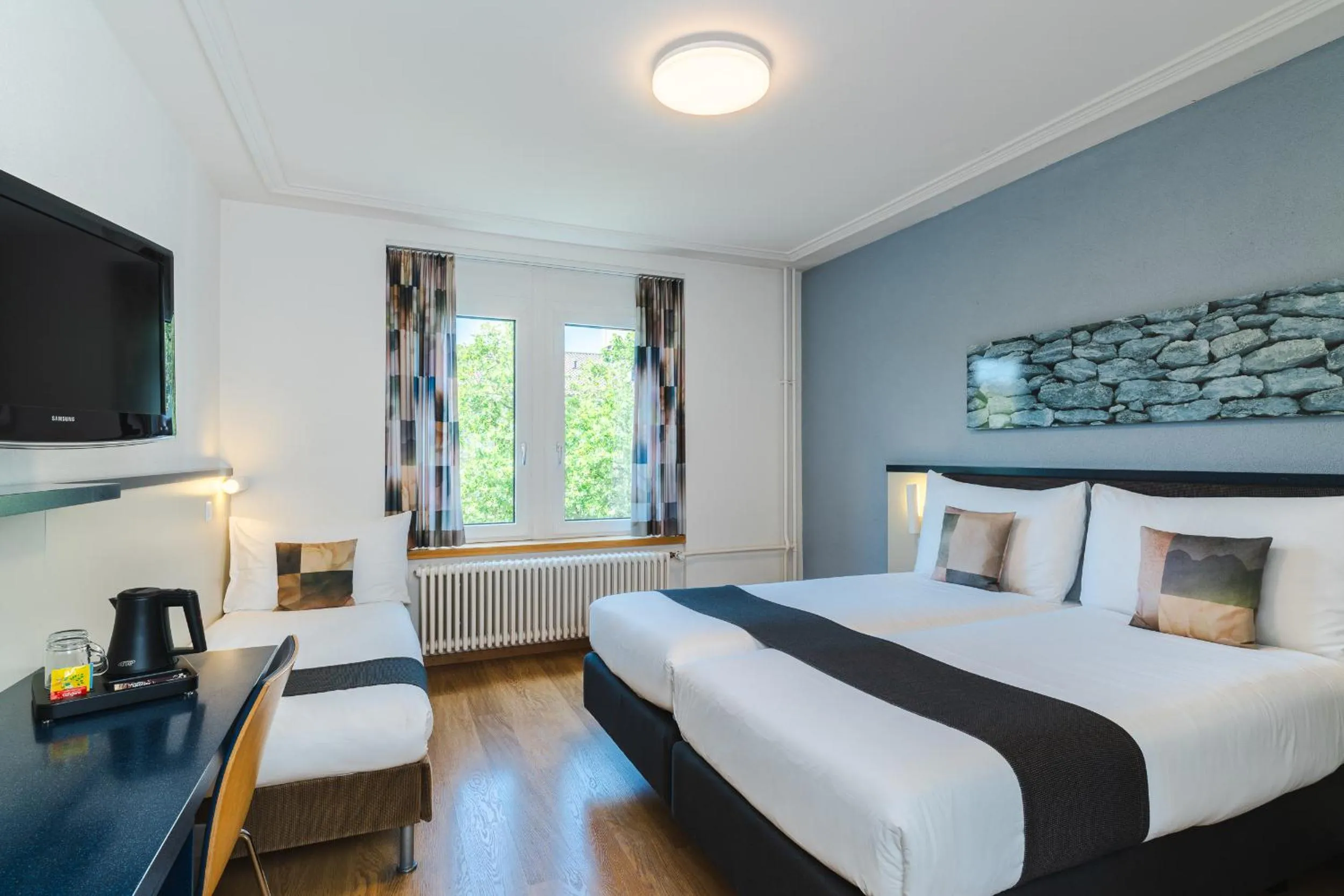 Photo of the whole room, Bed in Hotel Bristol Zurich