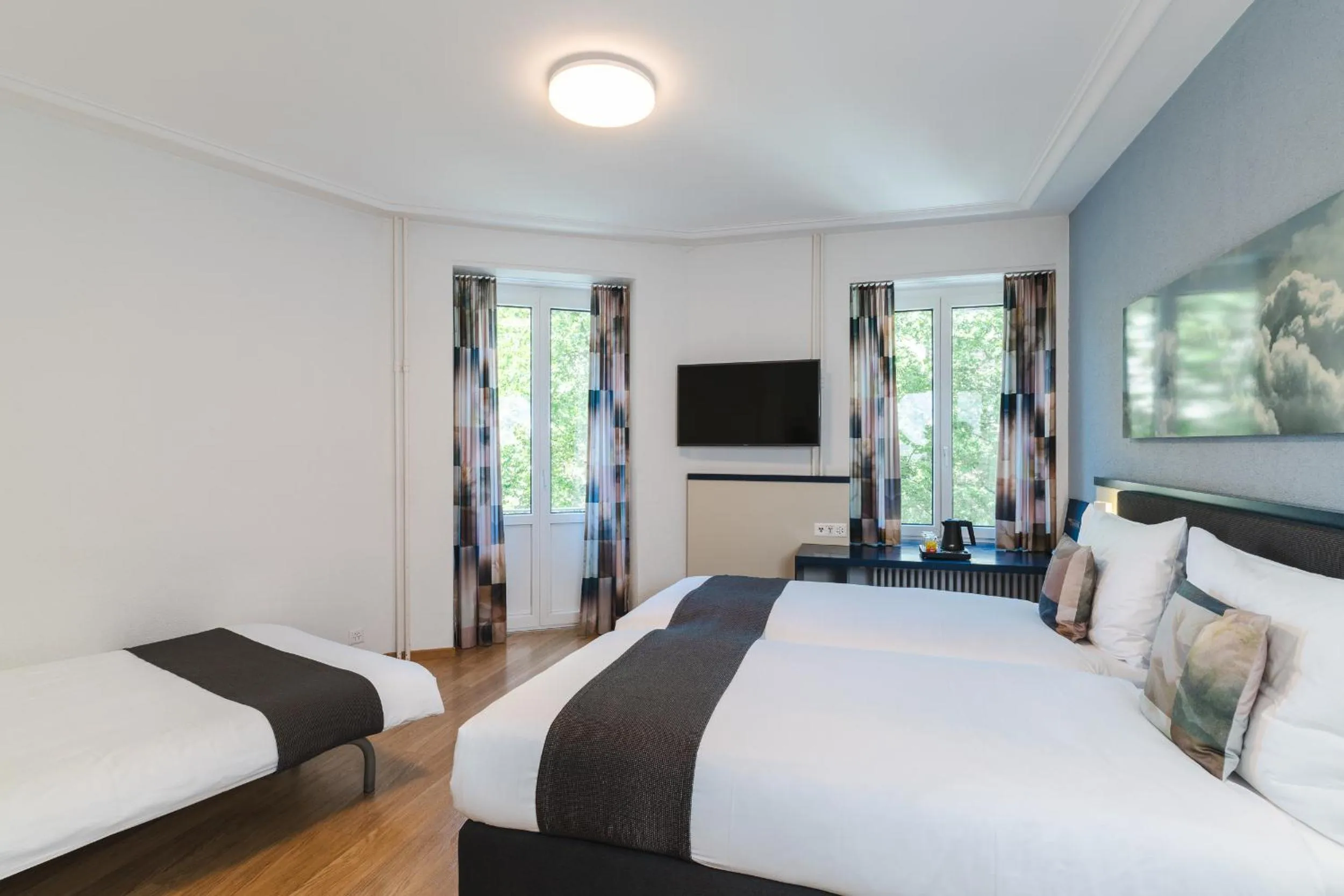 Photo of the whole room, Bed in Hotel Bristol Zurich