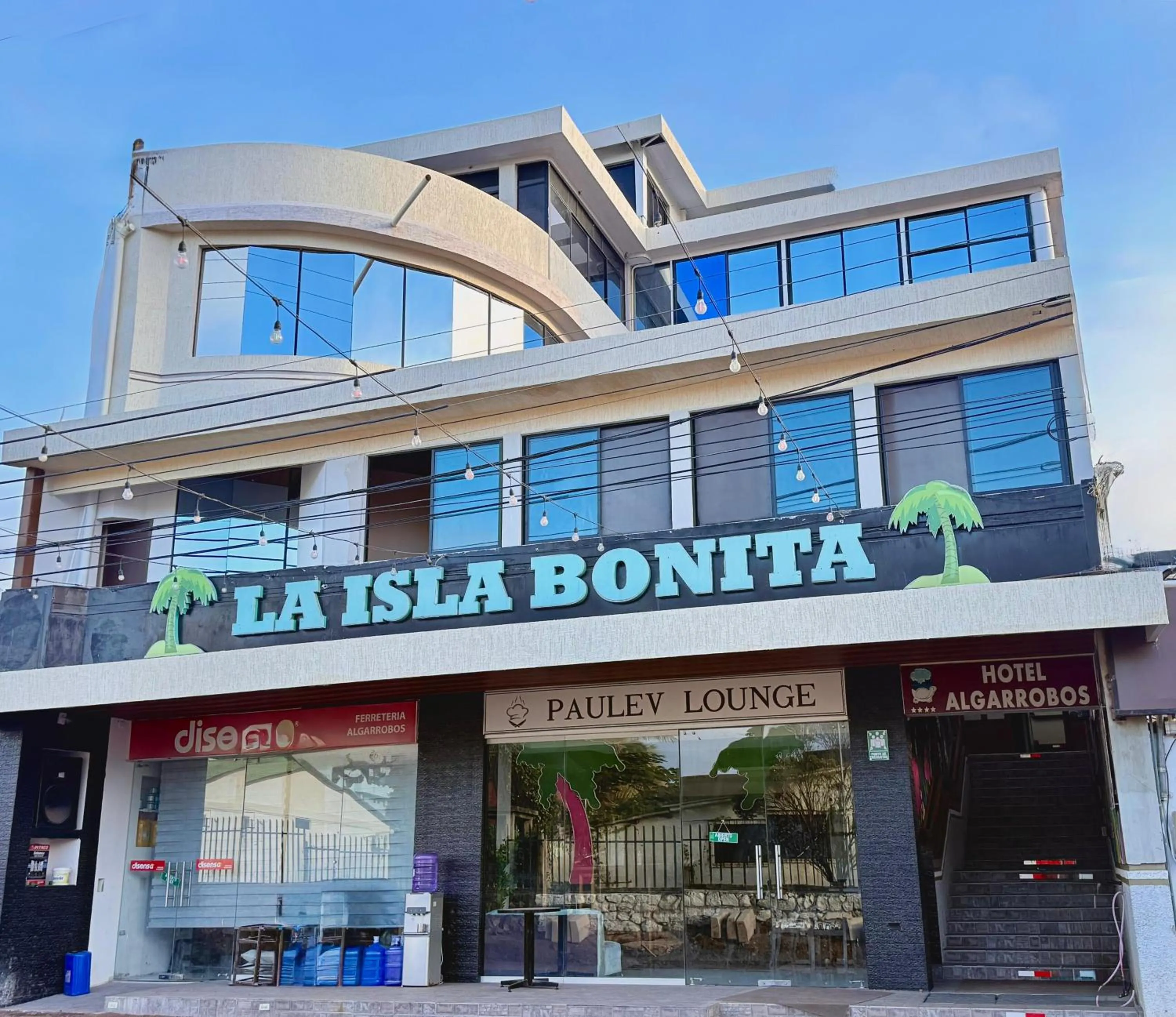 Property building in Hotel Los Algarrobos