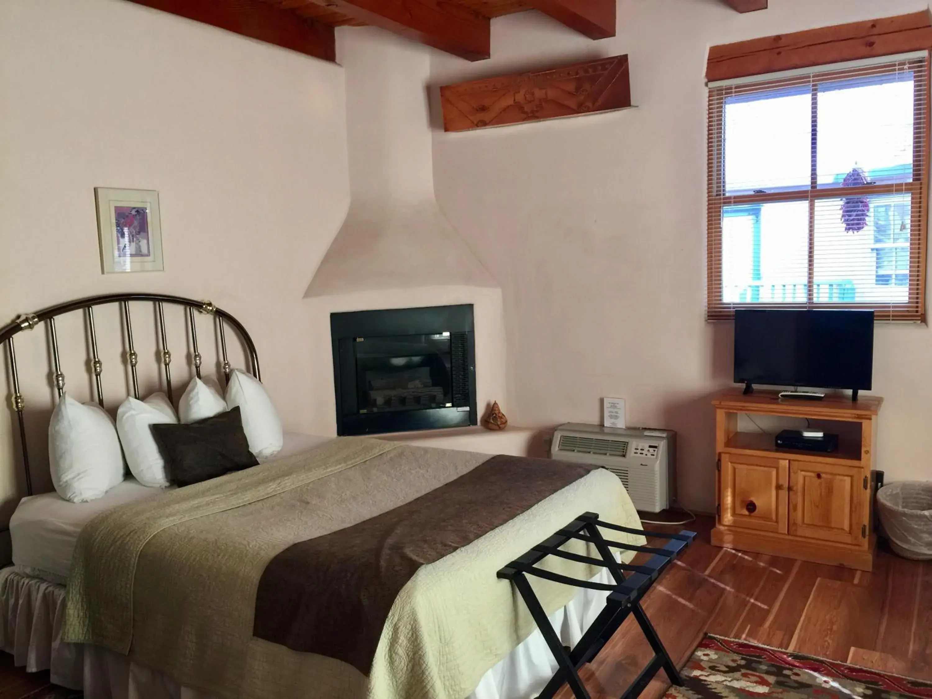 Suite with Balcony in Guadalupe Inn Suite with Balcony in Guadalupe Inn