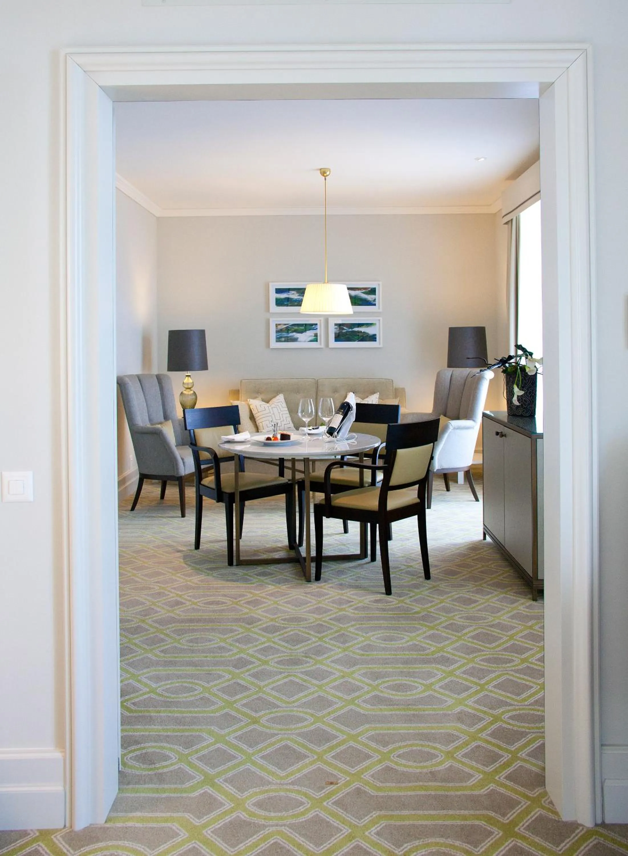 Living room in Fairmont Le Montreux Palace