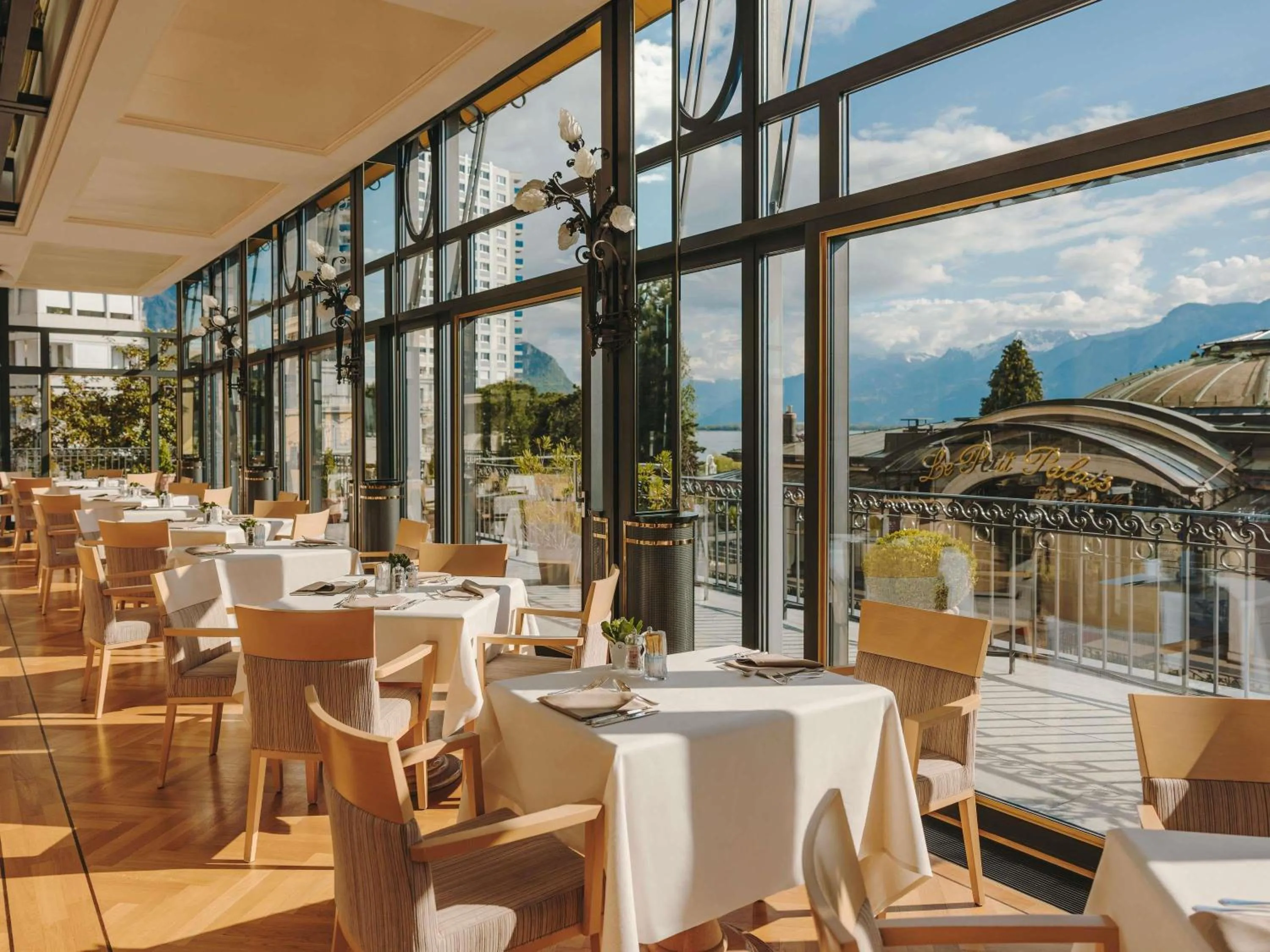 Breakfast in Fairmont Le Montreux Palace
