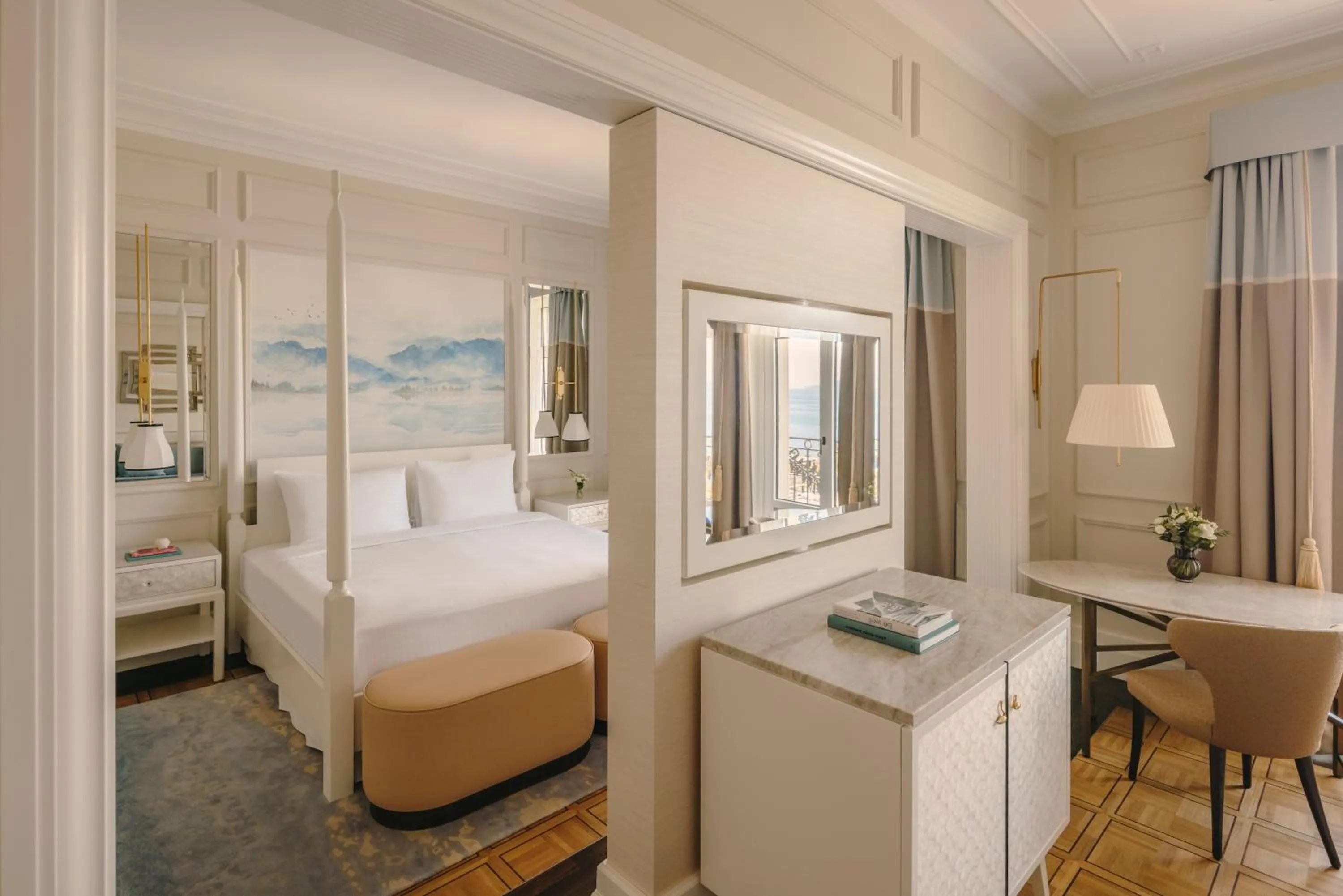 Bedroom, Bed in Fairmont Le Montreux Palace