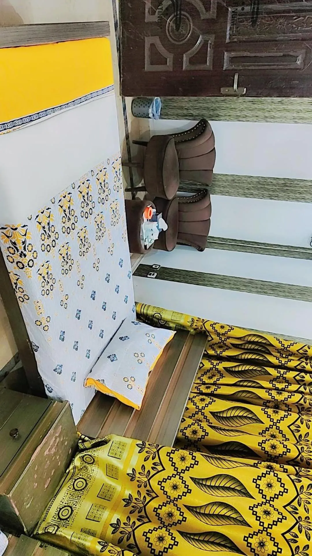 Bed in Hotel Decent Lodge