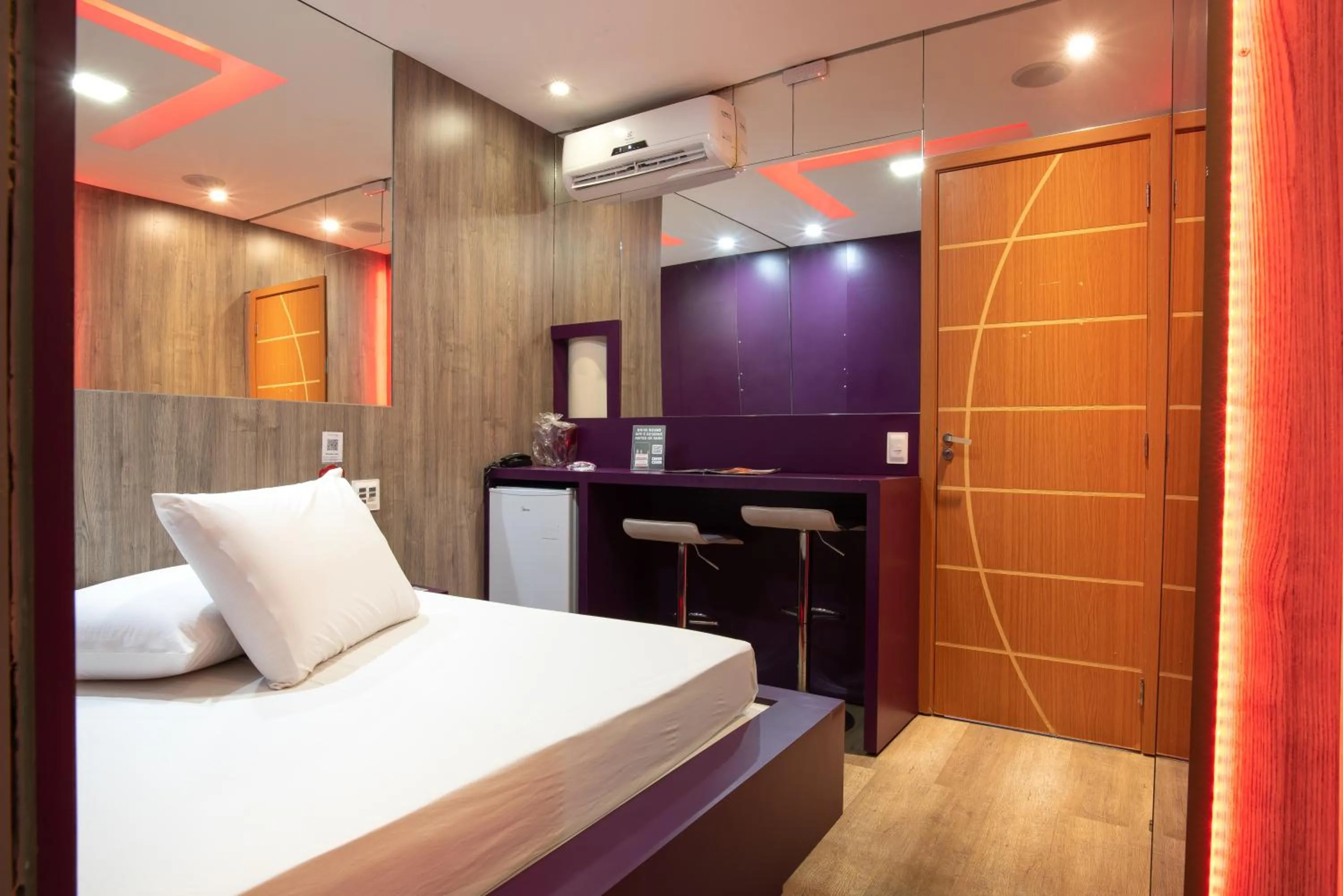 Bed in Motel fantasy 4 (adult Only)