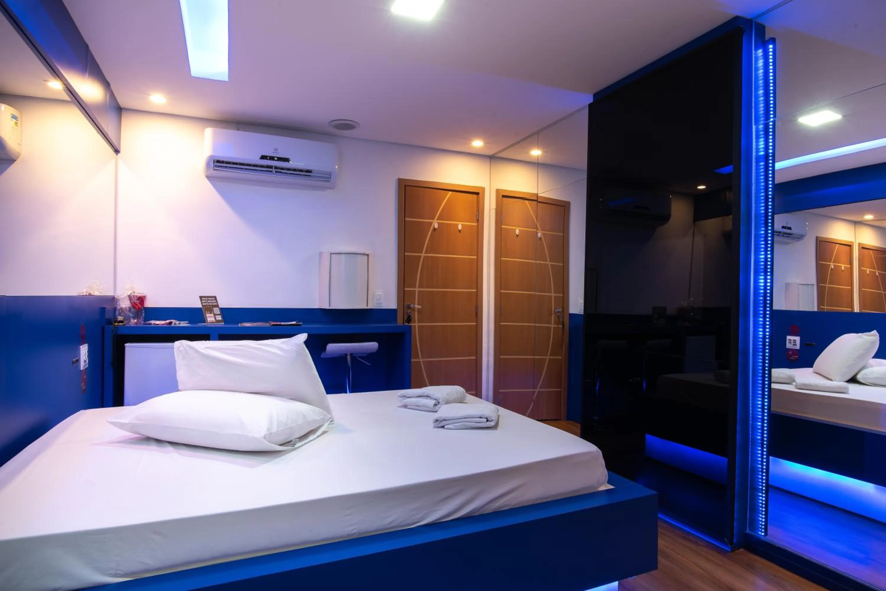 Bed in Motel fantasy 4 (adult Only)